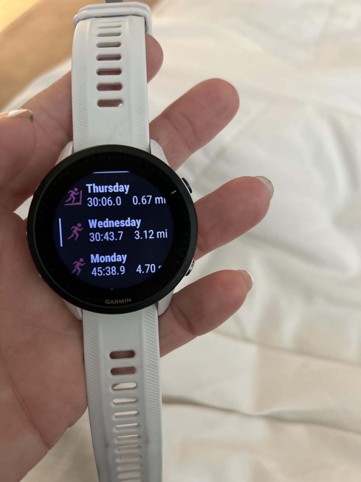 Garmin Forerunner® 955, GPS Running Smartwatch, Tailored to Triathletes, Long-Lasting Battery, Whitestone Customer Review Garmin Forerunner® 955, GPS Running Smartwatch, Tailored to Triathletes, Long-Lasting Battery, Whitestone - Customer Photo 2