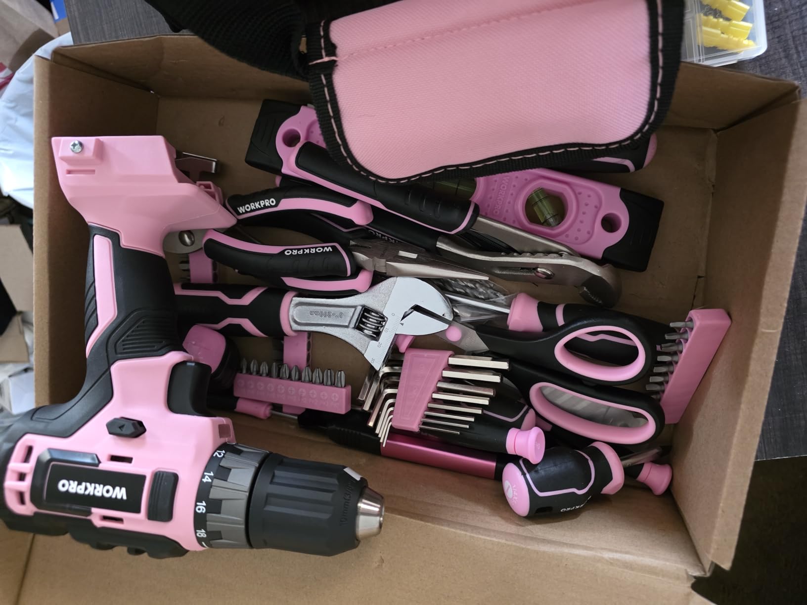 WORKPRO Home Tool Set with 20V Cordless Lithium-Ion Drill Driver, Household Repairing Tool Kit with Drill, 157PCS Power Drill Sets, 14-Inch Wide Mouth Storage Tool Bag, Green - Customer Photo 1