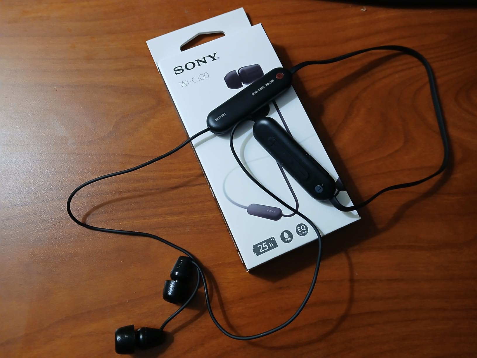 Sony WI-C100 Wireless in-Ear Bluetooth Headphones with Built-in Microphone, Black - Customer Photo 1