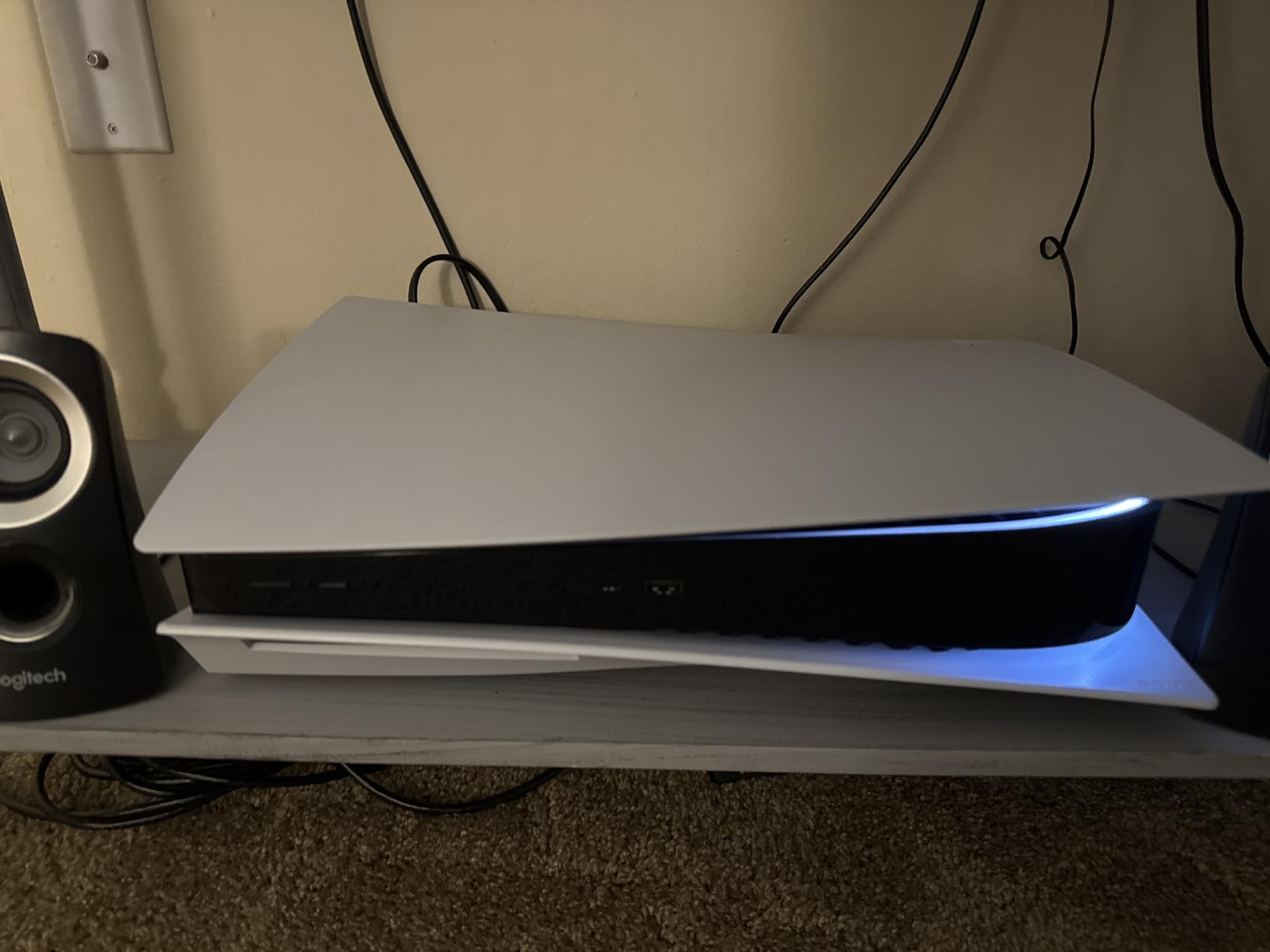 PS5 Console- Horizon Forbidden West Bundle Customer Review PS5 Console- Horizon Forbidden West Bundle - Customer Photo 1