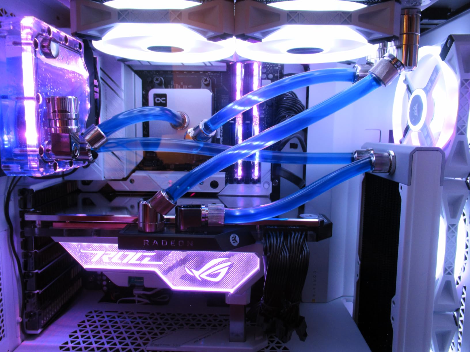 ASUS ROG Herculx Graphics Card Anti-Sag Holder Bracket (Solid Zinc Alloy Construction, Easy Toolless Installation, Included Spirit Level, Adjustable Height, Wide Compatibility, Aura Sync RGB) Customer Review ASUS ROG Herculx Graphics Card Anti-Sag Holder Bracket (Solid Zinc Alloy Construction, Easy Toolless Installation, Included Spirit Level, Adjustable Height, Wide Compatibility, Aura Sync RGB) - Customer Photo 1