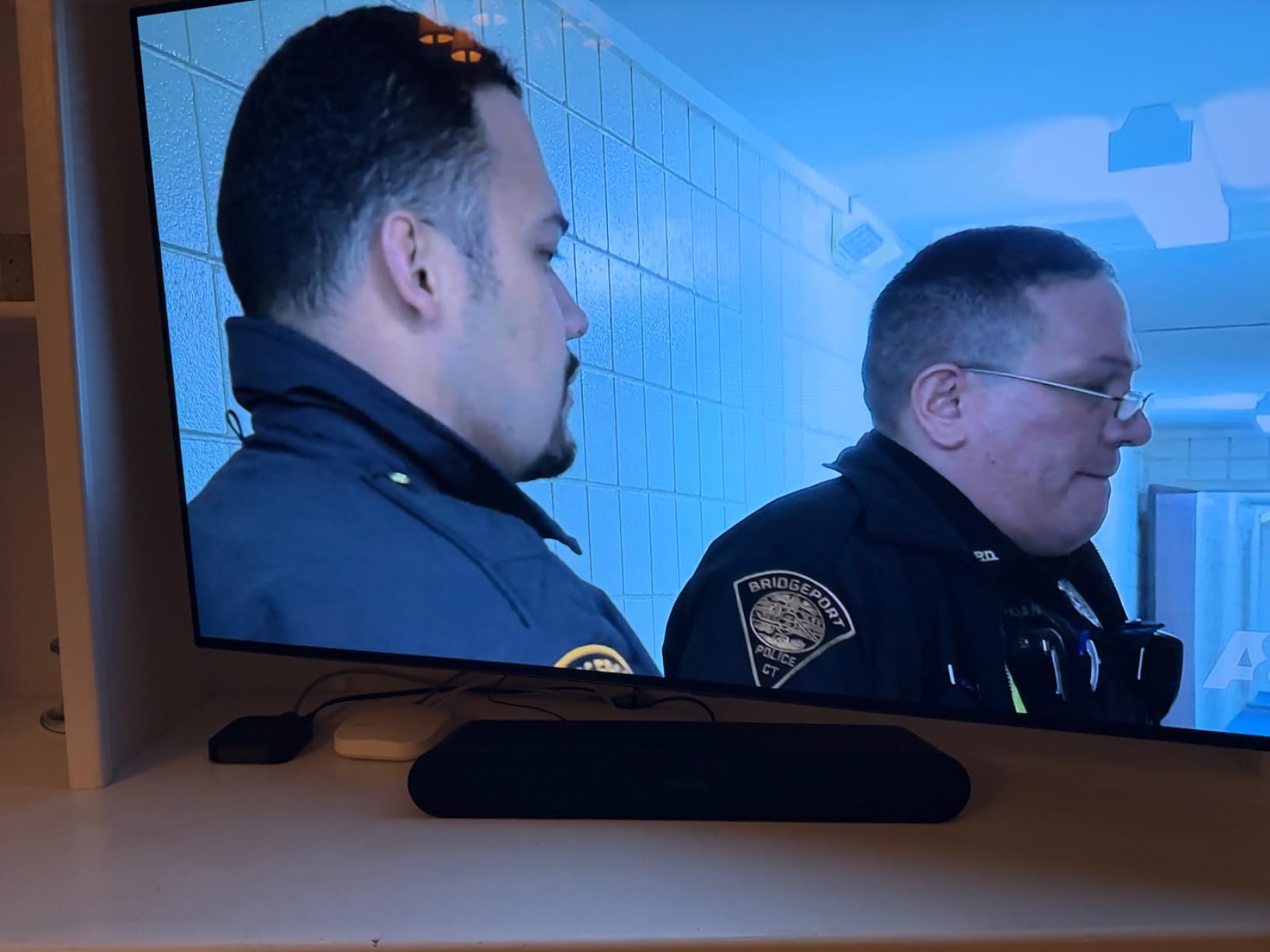 Sonos Ray - Compact Soundbar for TV and Music - Black Customer Review Sonos Ray - Compact Soundbar for TV and Music - Black - Customer Photo 1