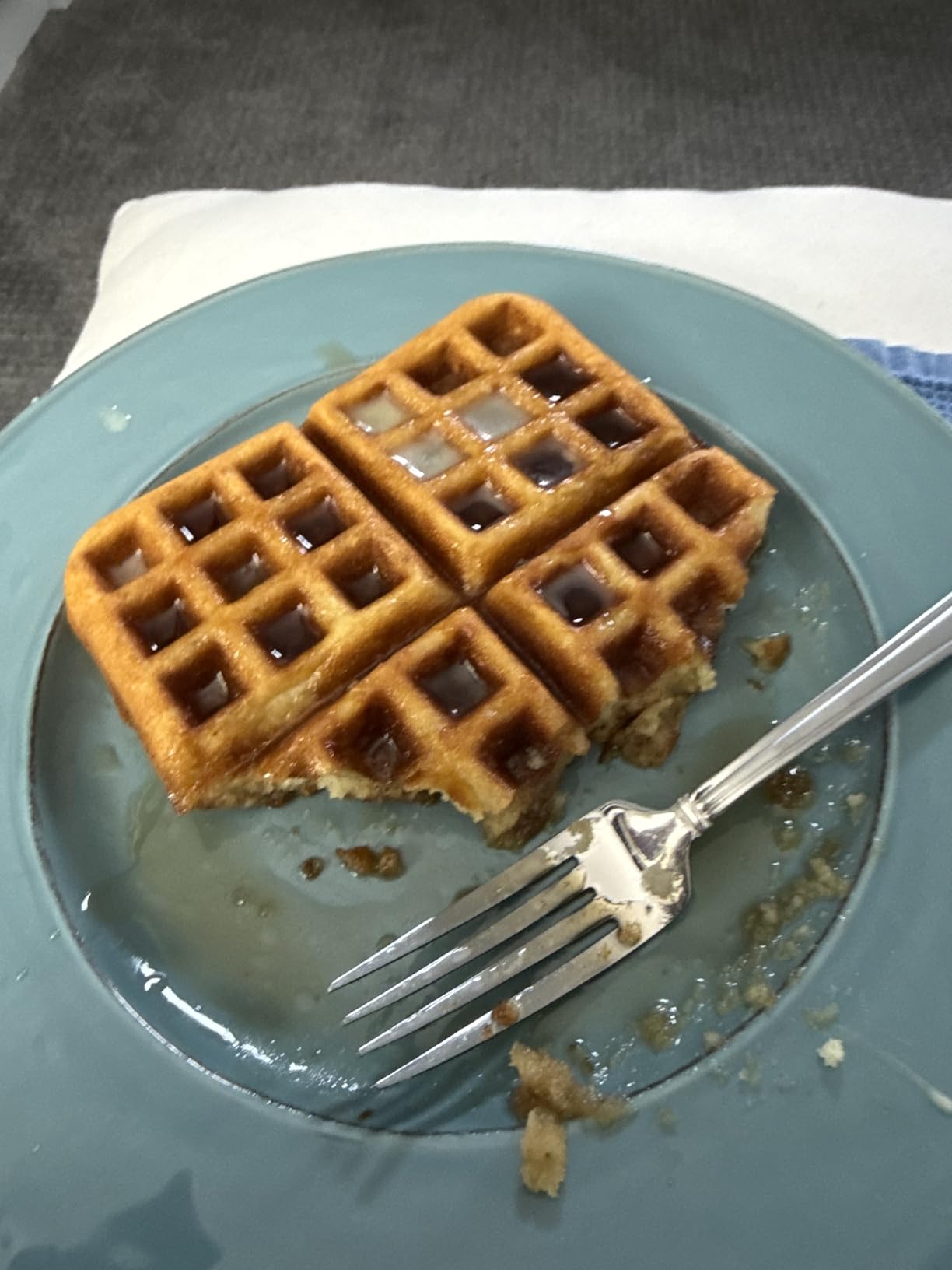 Ninja BW1001 NeverStick PRO Belgian Waffle Maker, Vertical Design, 5 Shade Settings, with Precision-Pour Cup & Chef-curated Recipe Guide, Black & Silver Customer Review Ninja BW1001 NeverStick PRO Belgian Waffle Maker, Vertical Design, 5 Shade Settings, with Precision-Pour Cup & Chef-curated Recipe Guide, Black & Silver - Customer Photo 1