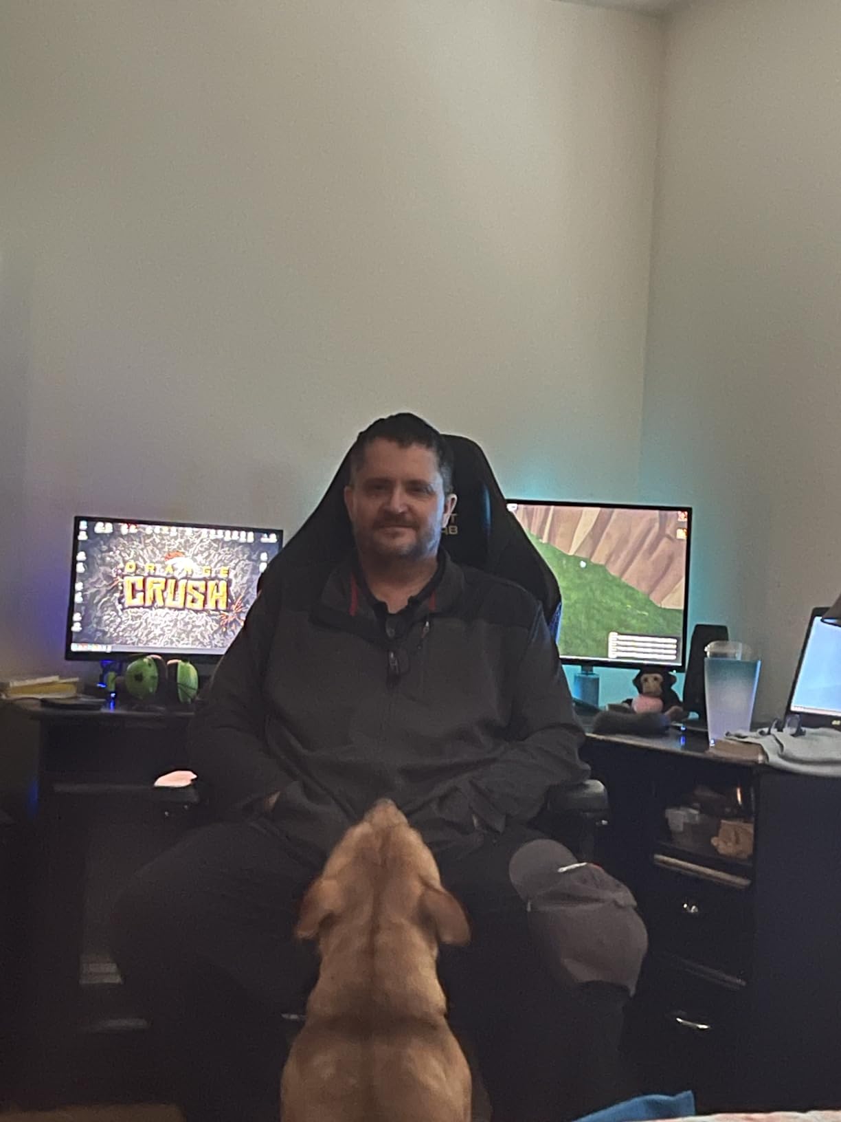 Secretlab Titan Evo Black Gaming Chair - Reclining, Ergonomic & Comfortable Computer Chair with 4D Armrests, Magnetic Head Pillow & 4-Way Lumbar Support - Black - Leatherette - Customer Photo 3