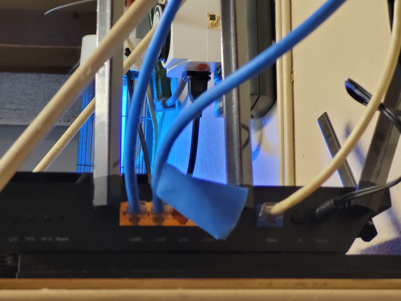 TP-Link AXE5400 Tri-Band WiFi 6E Router (Archer AXE75), 2025 PCMag Editors' Choice, Gigabit Internet for Gaming & Streaming, New 6GHz Band, 160MHz, OneMesh, Quad-Core CPU, VPN & WPA3 Security - Customer Photo 3