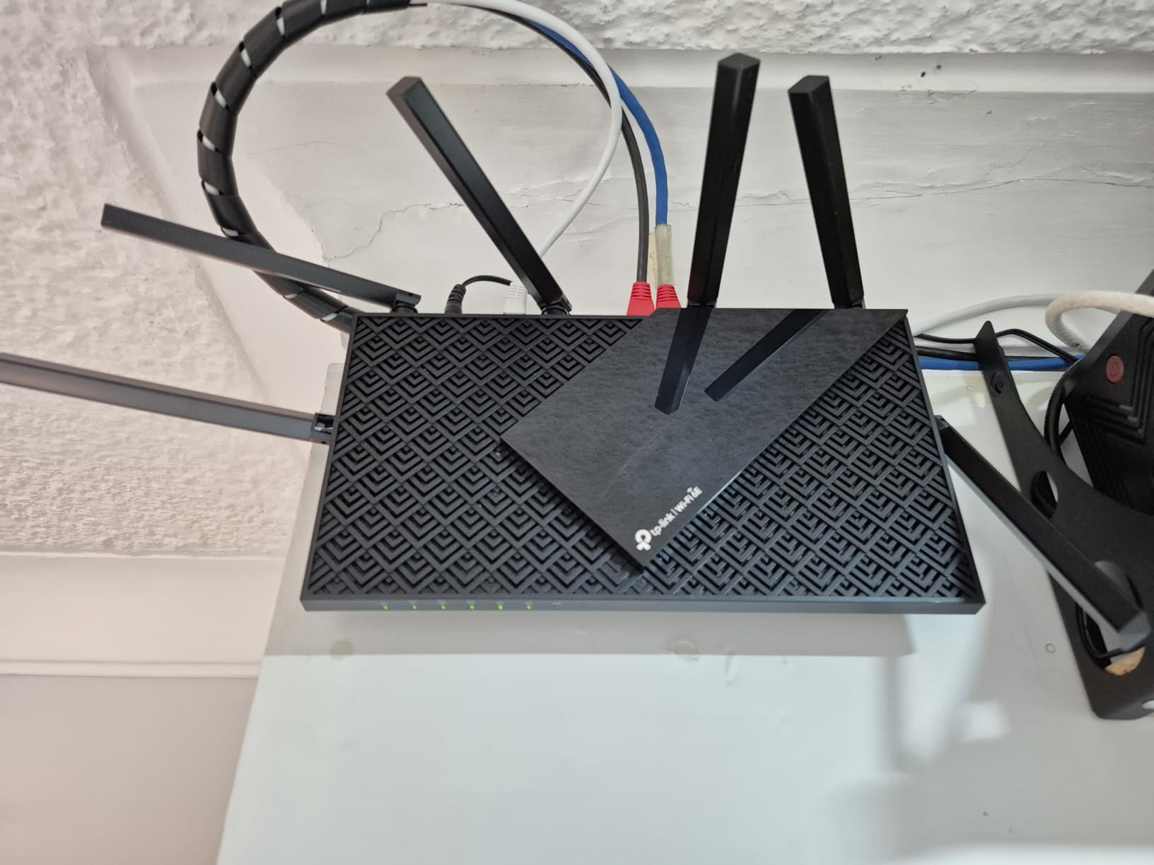 TP-Link AXE5400 Tri-Band WiFi 6E Router (Archer AXE75), 2025 PCMag Editors' Choice, Gigabit Internet for Gaming & Streaming, New 6GHz Band, 160MHz, OneMesh, Quad-Core CPU, VPN & WPA3 Security - Customer Photo 4