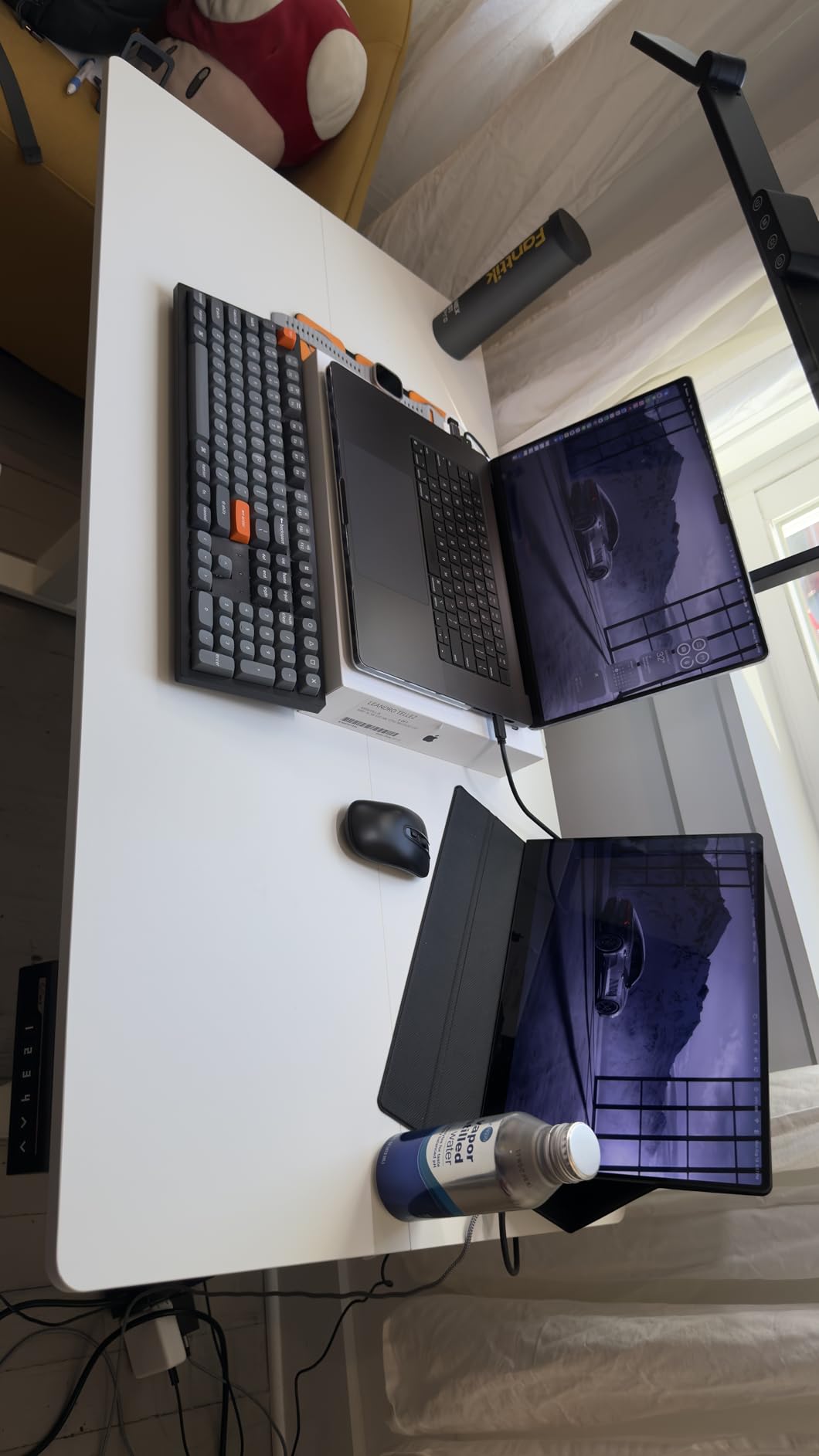 ErGear Height Adjustable Electric Standing Desk, 47.2 x 23.6 Inches Sit Stand up Desk, Memory Computer Home Office Desk with Two-Piece Desktop (Black) - Customer Photo 1