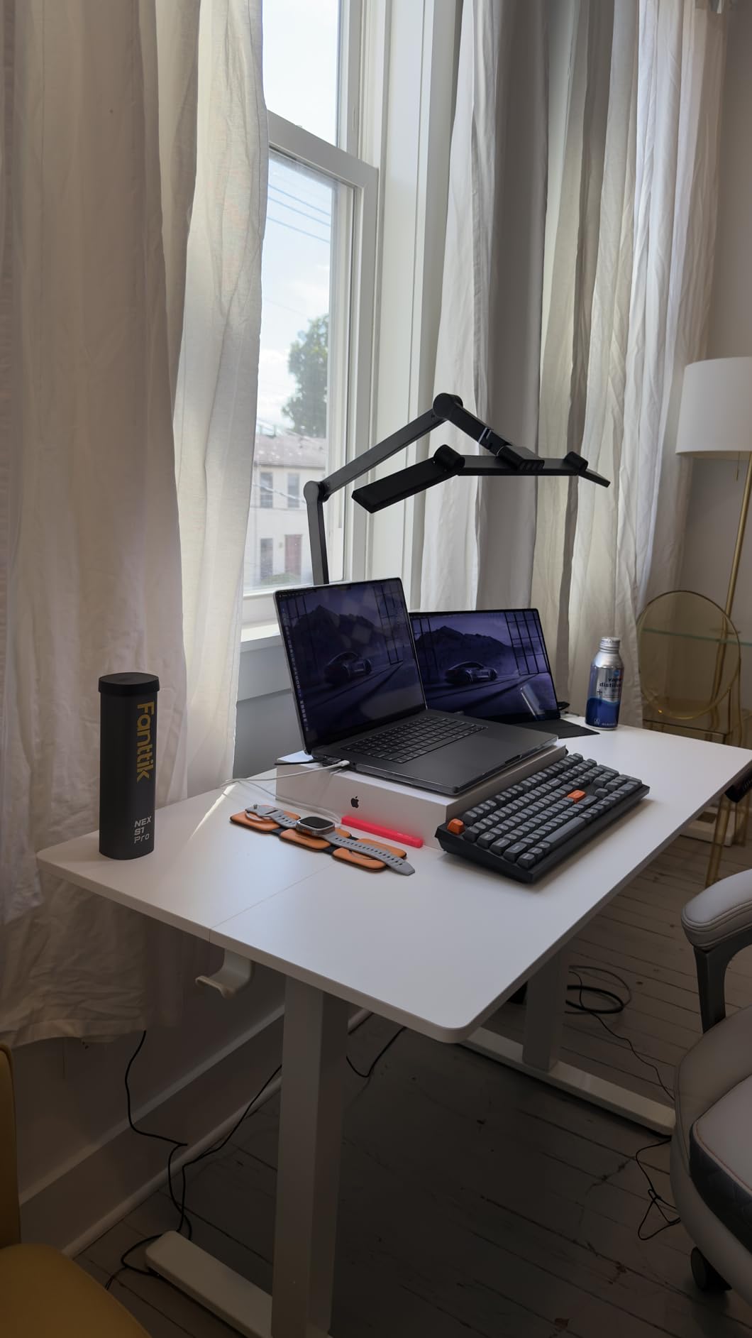 ErGear Height Adjustable Electric Standing Desk, 55 x 28 Inches Sit Stand up Desk, Large Memory Computer Home Office Desk with Two-Piece Desktop (Black) - Customer Photo 2