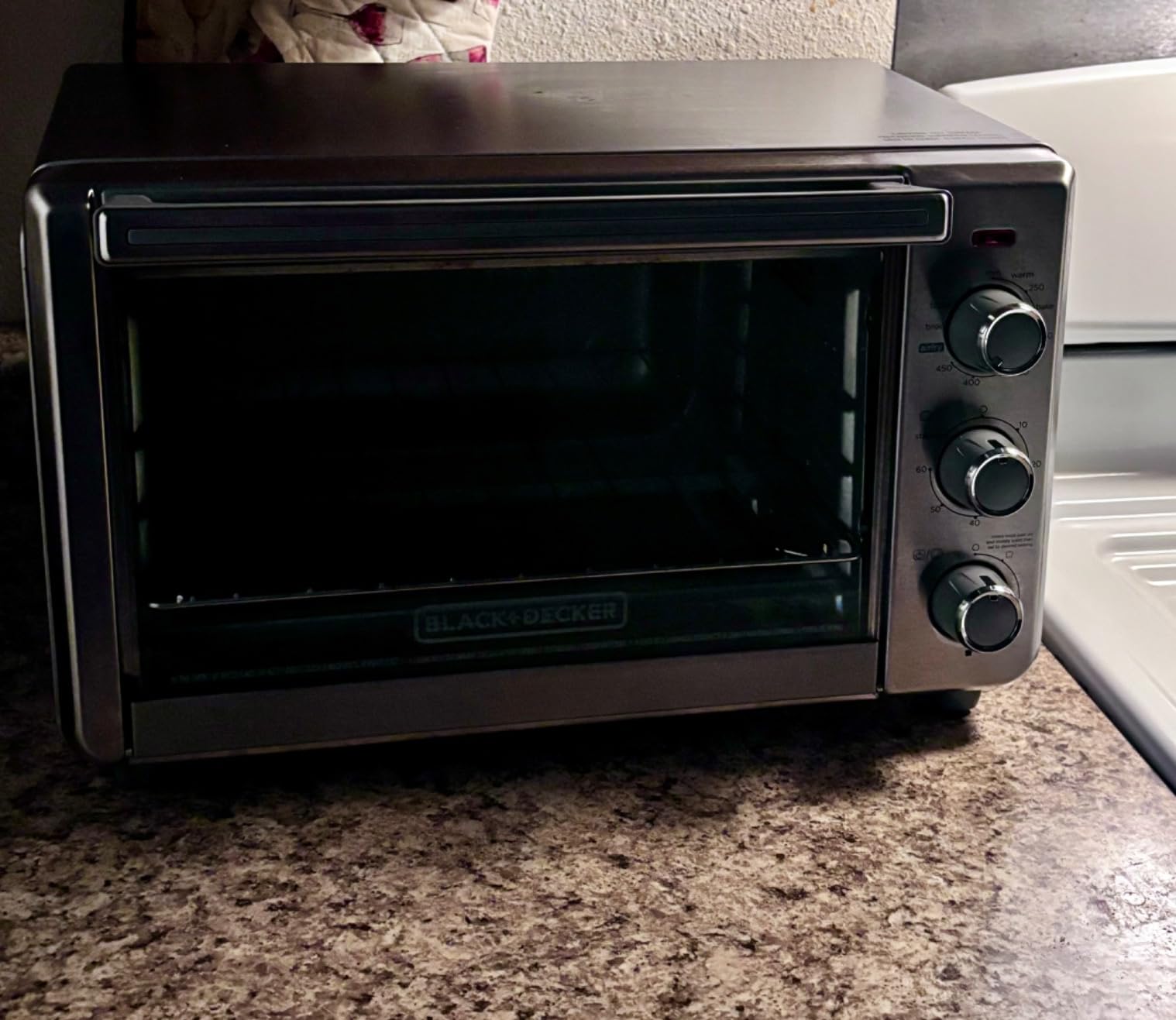 BLACK+DECKER Crisp 'N Bake Air Fryer Countertop Convection Toaster Oven, Large Capacity, 6-Slice, 5-in-1, Fits 12