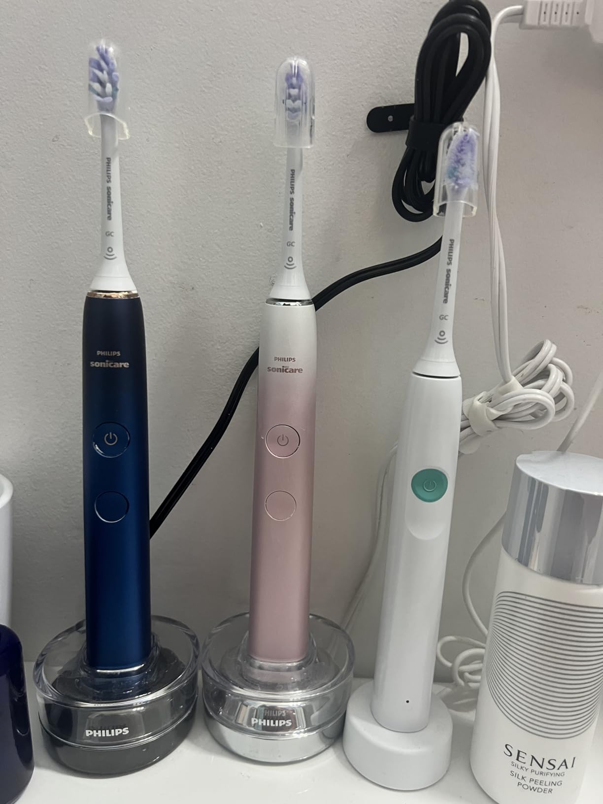 PHILIPS Sonicare 9000 Special Edition Rechargeable Toothbrush, Black/Purple, HX9911/91 - Customer Photo 1