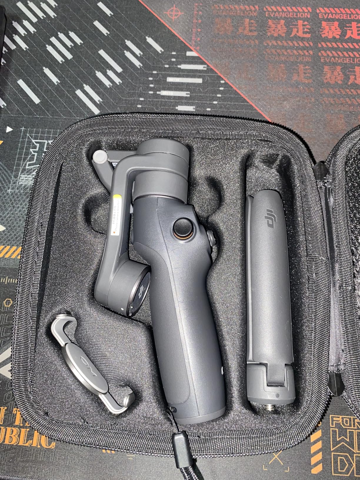 DJI Osmo Mobile 6 Gimbal Stabilizer for Smartphones, 3-Axis Phone Gimbal, Built-In Extension Rod, Object Tracking, Portable and Foldable, Vlogging Stabilizer, YouTube TikTok, Slate Gray - Customer Photo 1