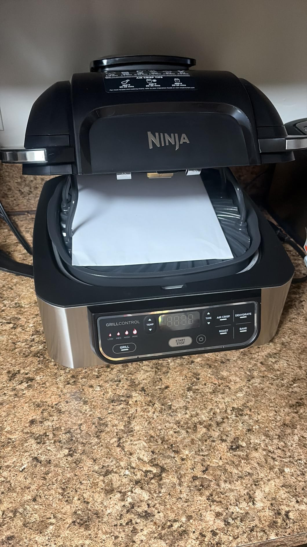 Ninja EG201 Foodi 6-in-1 Indoor Grill with Air Fry, Roast, Bake, Broil, & Dehydrate, 2nd Generation, Dishwasher Safe, Black/Silver Customer Review Ninja EG201 Foodi 6-in-1 Indoor Grill with Air Fry, Roast, Bake, Broil, & Dehydrate, 2nd Generation, Dishwasher Safe, Black/Silver - Customer Photo 1