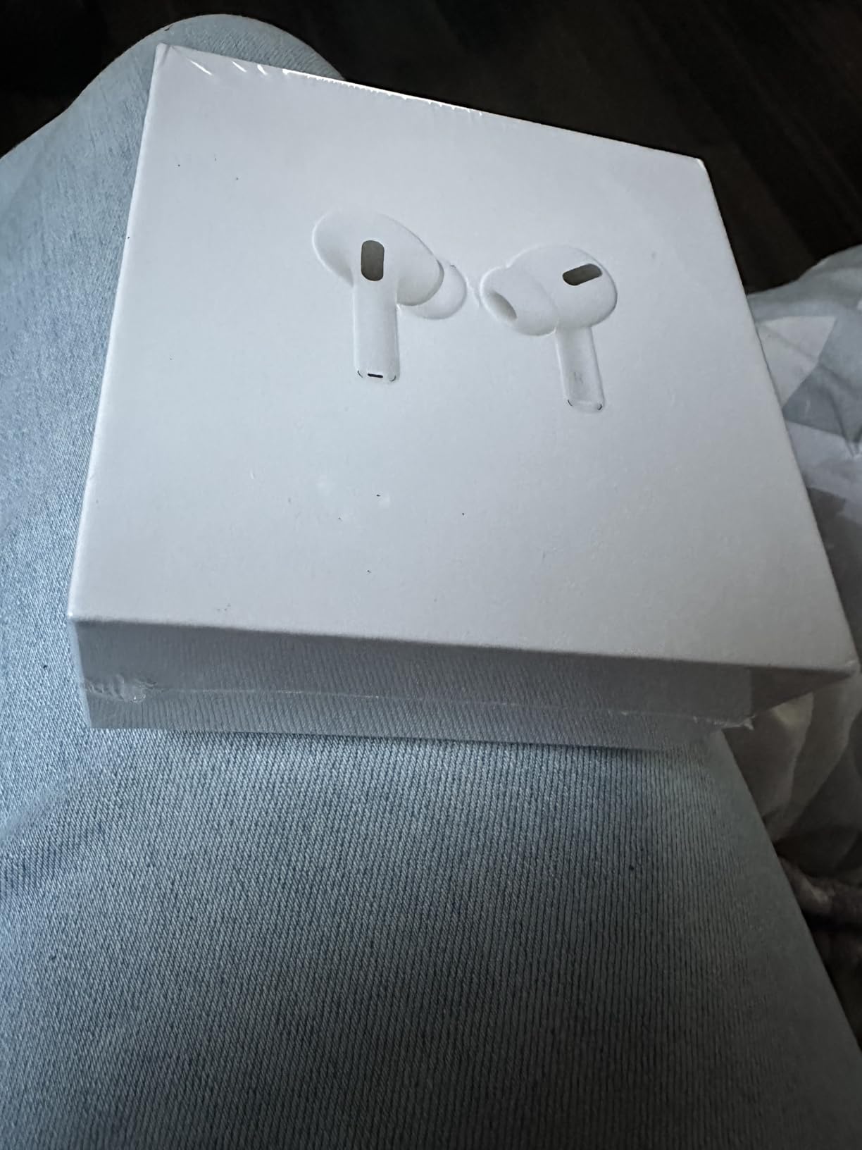 Apple AirPods Pro Wireless Earbuds with MagSafe Charging Case (Renewed) - Customer Photo 5