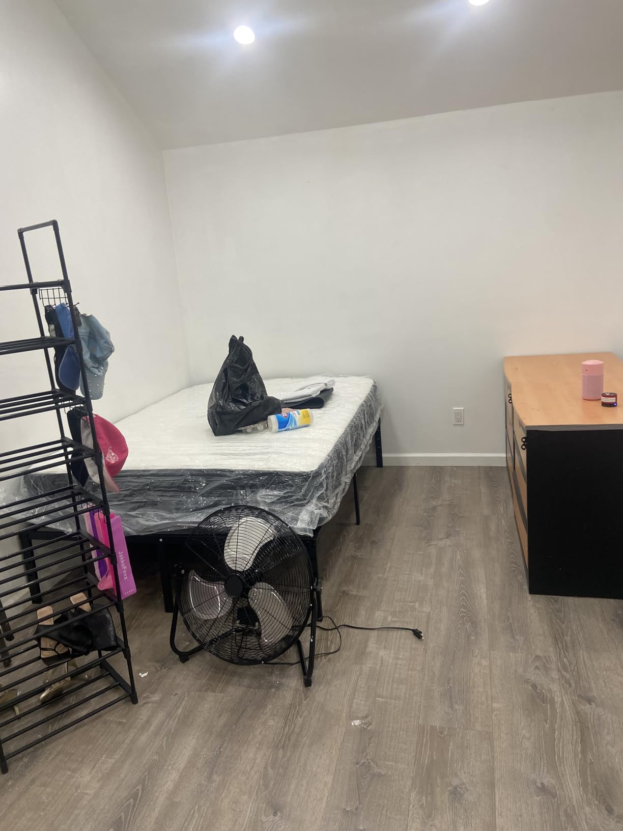 Metal Bed Frame,Queen Size Bed Frame with Storage Space,Heavy Duty Sturdy Mattress Foundation,Easy Assembly,No Box Spring Needed, Black,14 Inch,Queen - Customer Photo 2