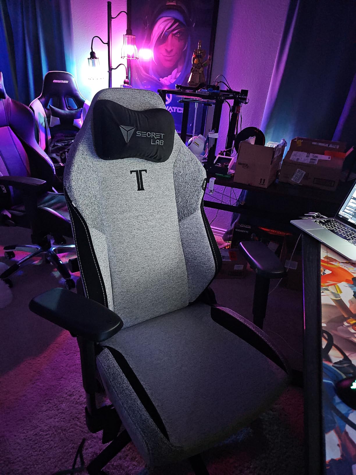Secretlab Titan Evo Black3 Gaming Chair - Reclining - Ergonomic & Comfortable Computer Chair with 4D Armrests - Magnetic Head Pillow & 4-Way Lumbar Support - Small - Black - Fabric - Customer Photo 2