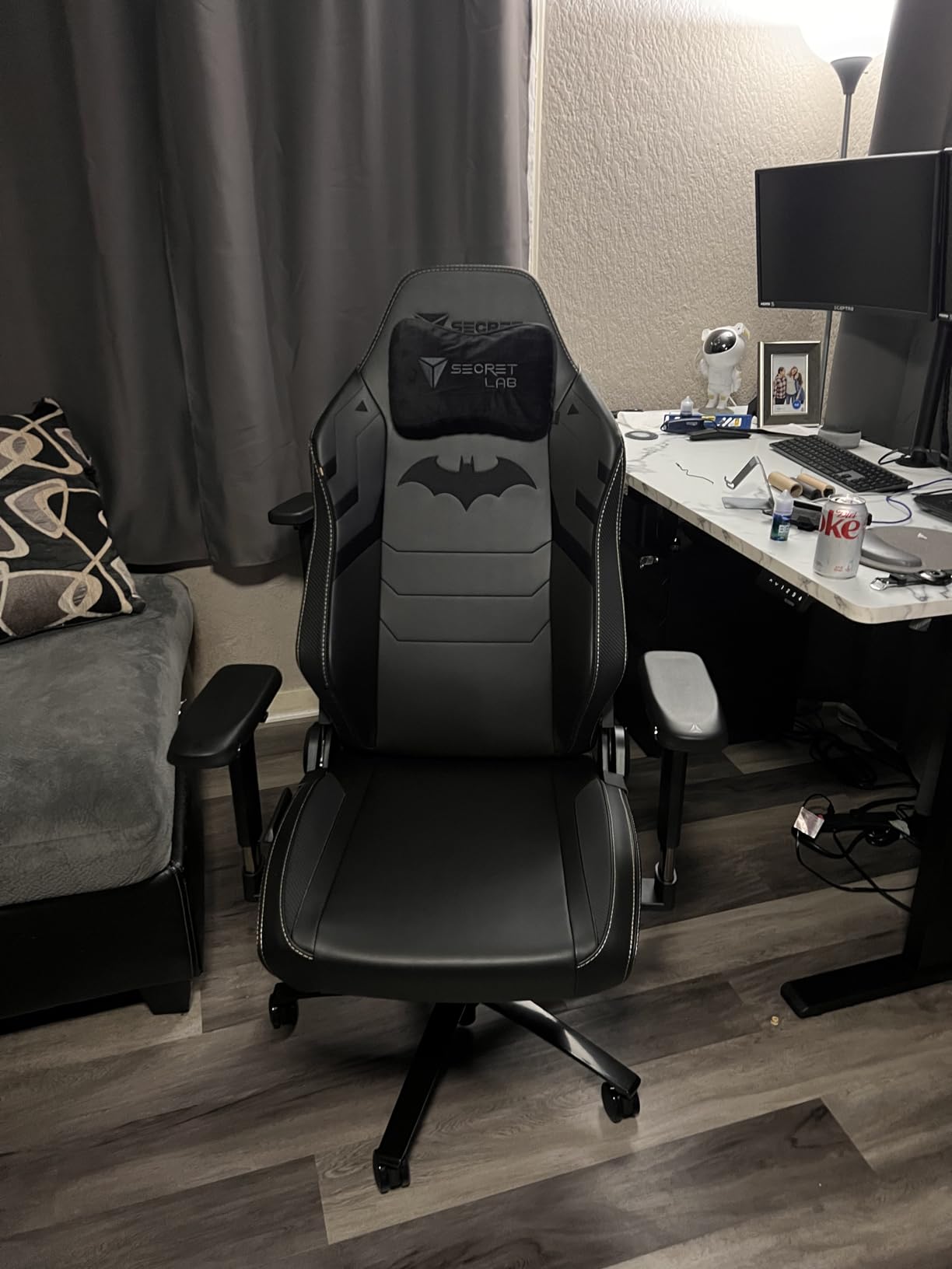 Secretlab Titan Evo Dark Knight Gaming Chair - Reclining, Ergonomic, Comfortable Computer Chair with 4D Armrests, Headrest & Lumbar Support - Regular - Black - Leatherette - Customer Photo 3