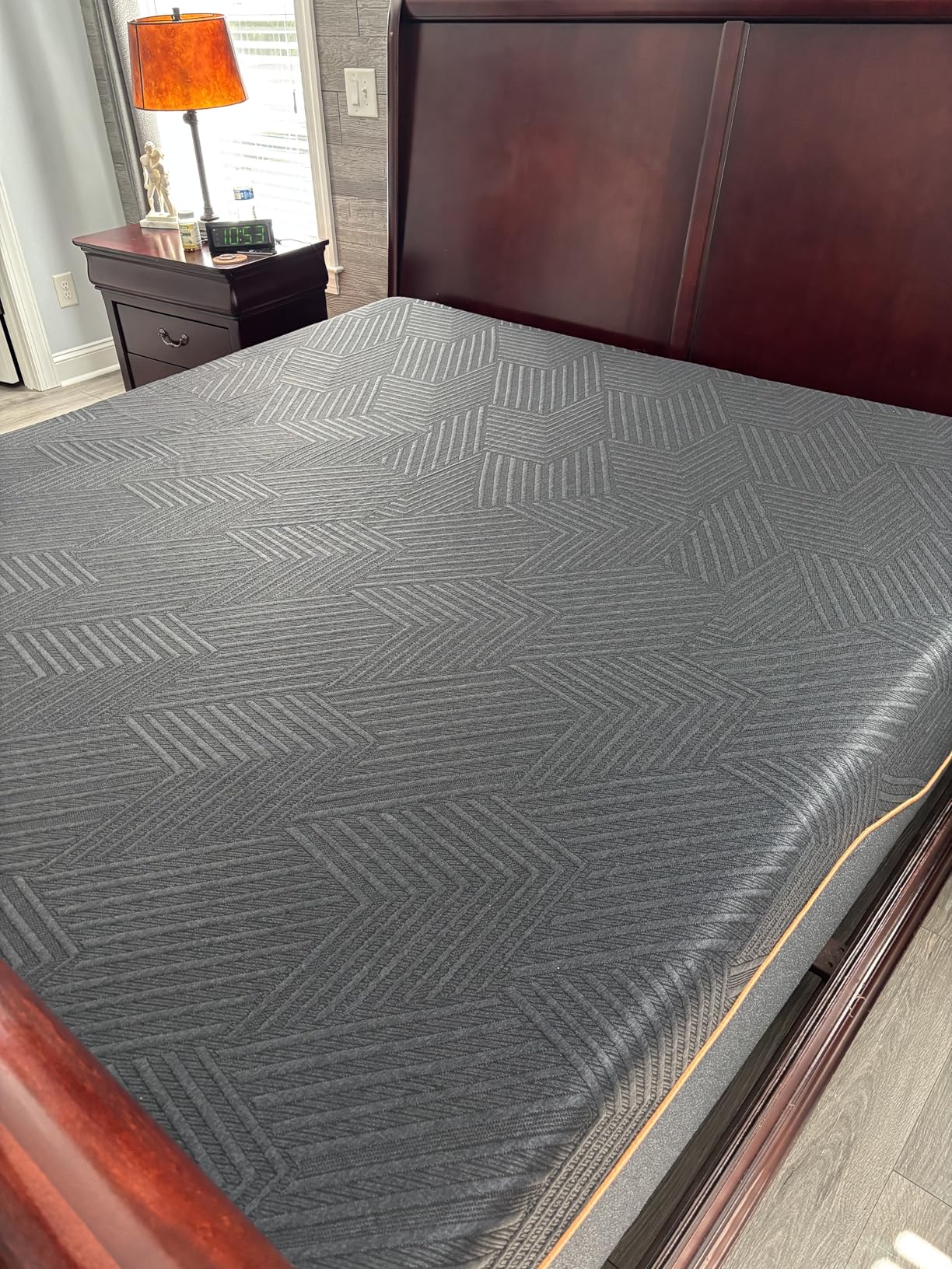 EGOHOME 14 Inch Queen Memory Foam Mattress for Back Pain, Cooling Copper Gel Bed in a Box, Foam Made in USA, CertiPUR-US Certified, Therapeutic Medium Firm, 60x80x14 Black - Customer Photo 1