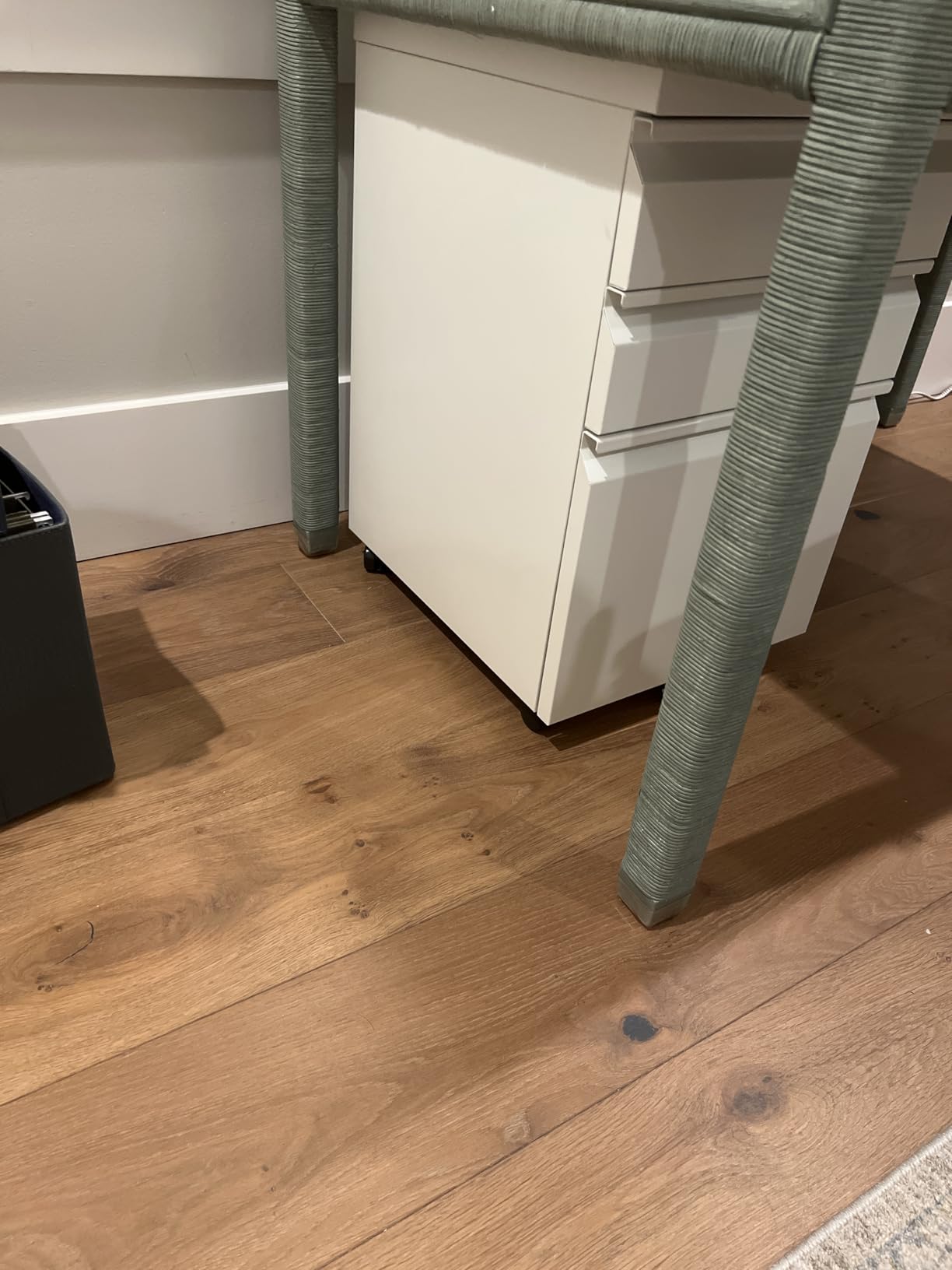 DEVAISE 3 Drawer Mobile File Cabinet Under Desk Office, Fully Assembled Except Casters, Letter/Legal Size, Black Customer Review DEVAISE 3 Drawer Mobile File Cabinet Under Desk Office, Fully Assembled Except Casters, Letter/Legal Size, Black - Customer Photo 1