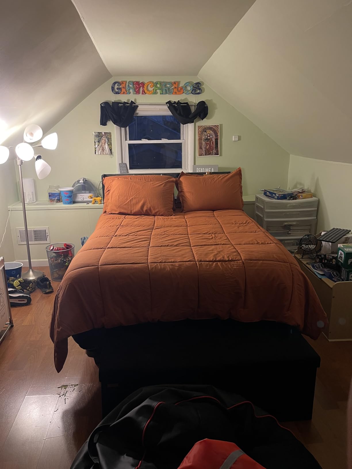 TAIMIT Queen Size Comforter Set - 7 Pieces, Bed in a Bag Bedding Sets with All Season Soft Quilted Warm Fluffy Reversible Comforter,Flat Sheet,Fitted Sheet,2 Pillow Shams,2 Pillowcases,Black - Customer Photo 2