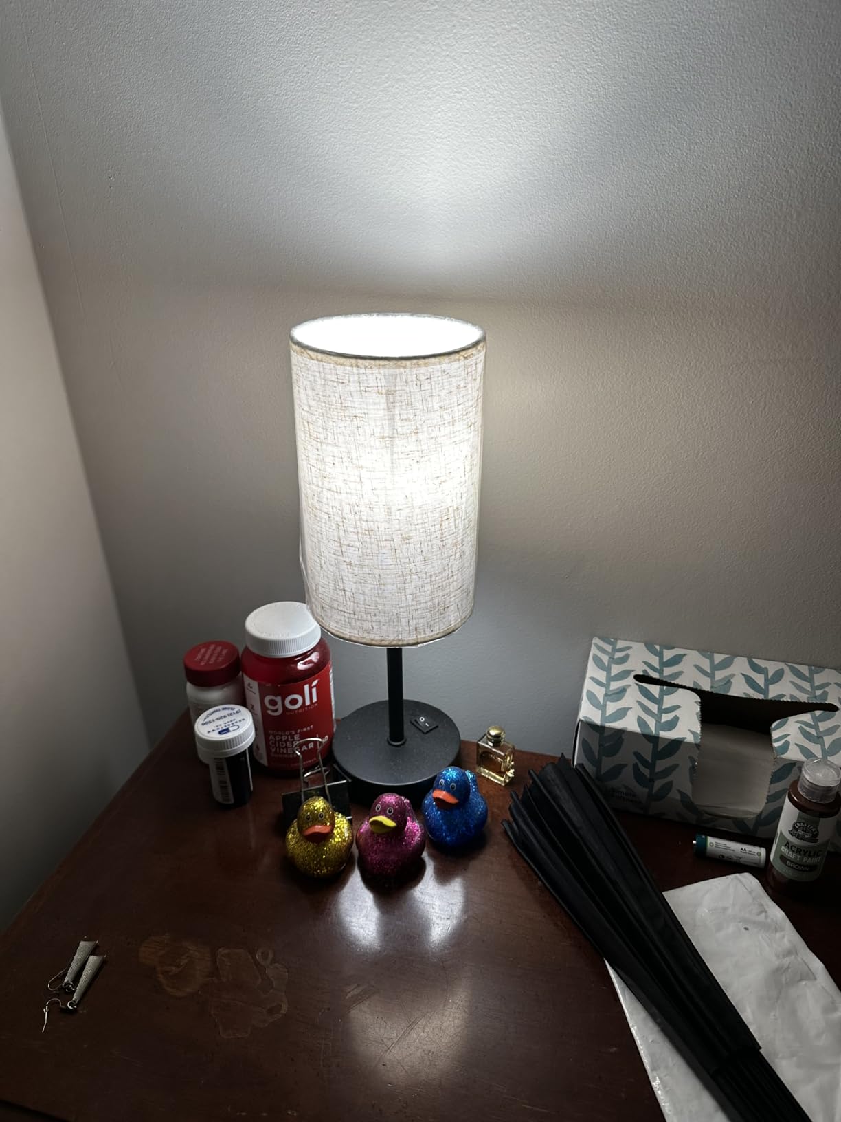 ZJOJO Table Lamp for Bedroom Set of 2, Bedside Small Lamps with 3 Way Dimmable Rocker Switch and AC Outlet, Nightstand Desk Lamp with Flaxen Fabric Shade Black Base for Living Room Home Decor Lights Customer Review ZJOJO Table Lamp for Bedroom Set of 2, Bedside Small Lamps with 3 Way Dimmable Rocker Switch and AC Outlet, Nightstand Desk Lamp with Flaxen Fabric Shade Black Base for Living Room Home Decor Lights - Customer Photo 1