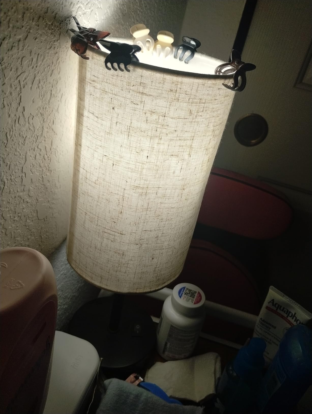 ZJOJO Table Lamp for Bedroom Set of 2, Bedside Small Lamps with 3 Way Dimmable Rocker Switch and AC Outlet, Nightstand Desk Lamp with Flaxen Fabric Shade Black Base for Living Room Home Decor Lights Customer Review ZJOJO Table Lamp for Bedroom Set of 2, Bedside Small Lamps with 3 Way Dimmable Rocker Switch and AC Outlet, Nightstand Desk Lamp with Flaxen Fabric Shade Black Base for Living Room Home Decor Lights - Customer Photo 2