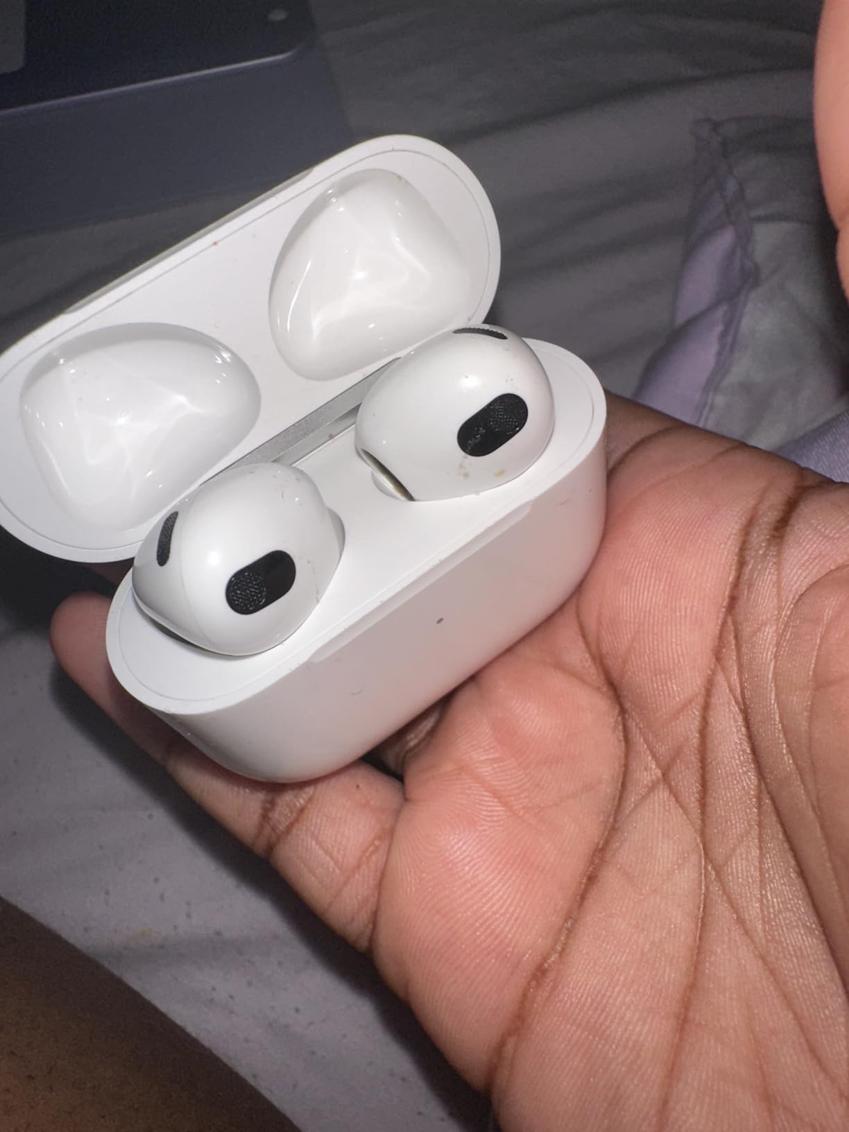 Apple AirPods (3rd Generation) (Renewed Premium) Customer Review Apple AirPods (3rd Generation) (Renewed Premium) - Customer Photo 1