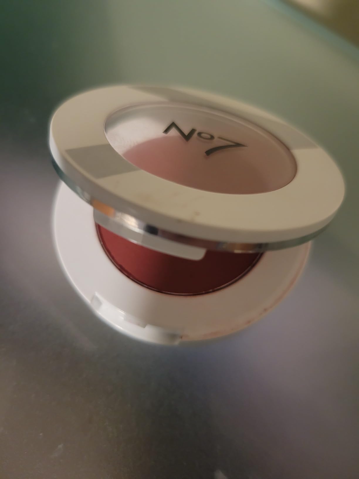 No7 Matte Powder Blush - Peaches - Loose Blush Makeup Palette for Instant Flush of Color - Makeup Powder for Face with Skin Conditioning Vitamin E (3g) Customer Review No7 Matte Powder Blush - Peaches - Loose Blush Makeup Palette for Instant Flush of Color - Makeup Powder for Face with Skin Conditioning Vitamin E (3g) - Customer Photo 1