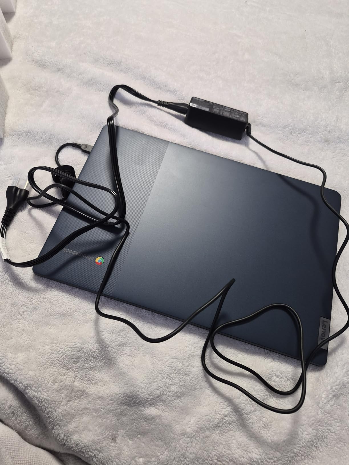 Lenovo IdeaPad 3i Chromebook, 15.6 Lenovo IdeaPad 3i Chromebook, 15.6