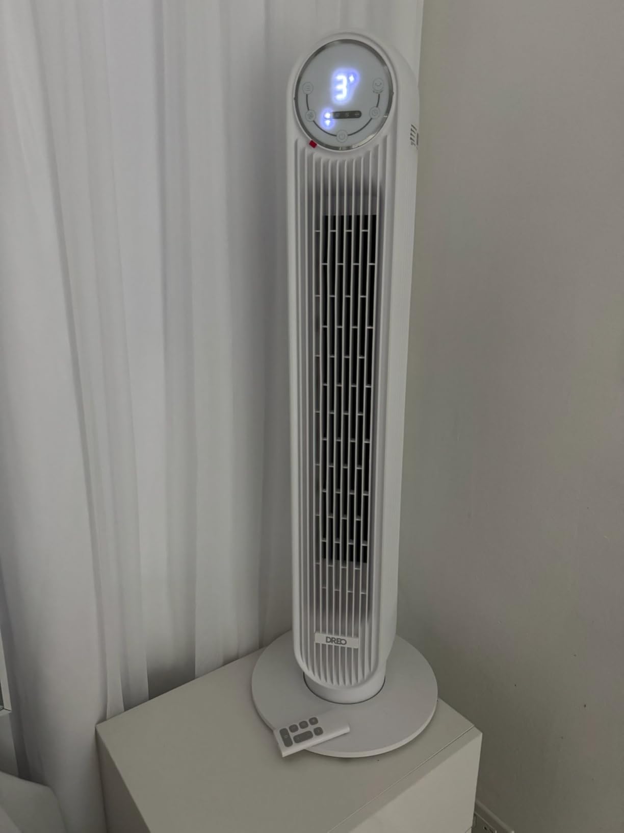 Dreo Tower Fan for Bedroom, 25ft/s Smart Standing Fans, 90° Oscillating Floor Fan with 4 Modes, 4 Speeds, 8H Timer, 28dB, Bladeless, Remote, 28 dB, Works with WiFi Voice Control Customer Review Dreo Tower Fan for Bedroom, 25ft/s Smart Standing Fans, 90° Oscillating Floor Fan with 4 Modes, 4 Speeds, 8H Timer, 28dB, Bladeless, Remote, 28 dB, Works with WiFi Voice Control - Customer Photo 2