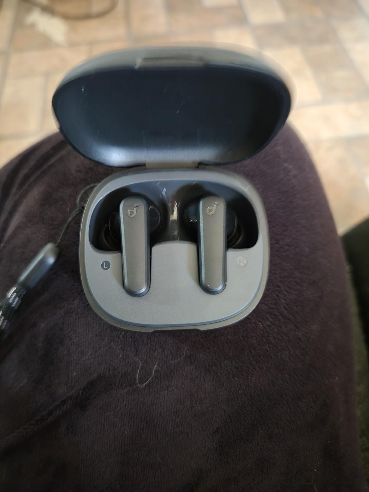 Soundcore by Anker P20i True Wireless Earbuds, 10mm Drivers with Big Bass, Bluetooth 5.3, 30H Long Playtime, Water-Resistant, 2 Mics for AI Clear Calls, 22 Preset EQs, Customization via App - Customer Photo 3