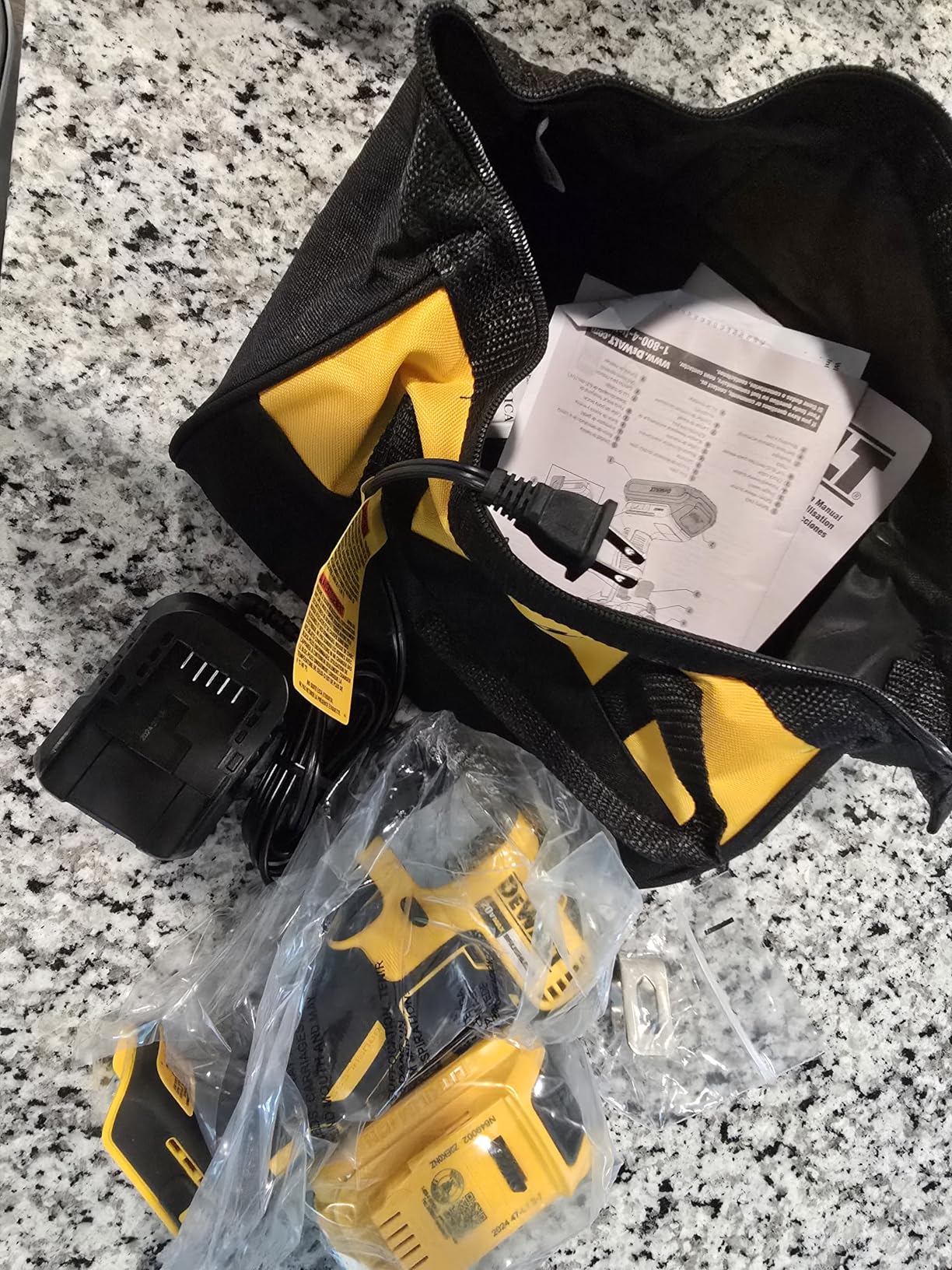 DEWALT 20V MAX Impact Driver, 1/4 Inch, Battery and Charger Included (DCF787D1) - Customer Photo 2