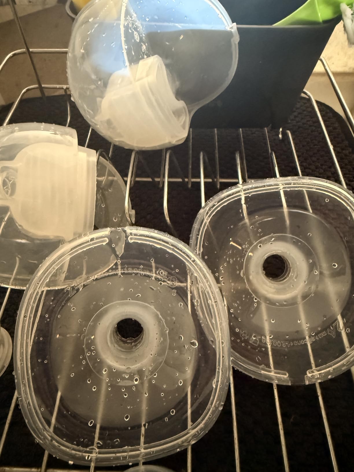 MomMed Wearable Breast Pump S21 - Leak-Proof Design, Hands-Free Double Portable Electric Breast Pump with 9 Levels - 24mm Shield - Customer Photo 2