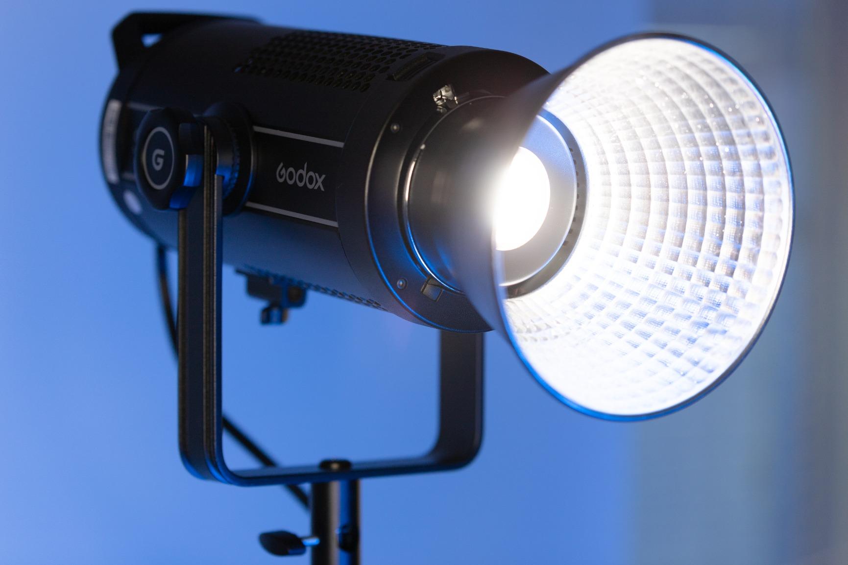 Godox SL60IIBi Bi-Color LED Video Light 75W, 2800K-6500K, CRI96+ TLCI97+, 25100Lux@1m, Bowens Mount LED Continuous Output Light w/11 FX Effects, APP/2.4G Wireless Control, Dimmiable Brightness - Customer Photo 1