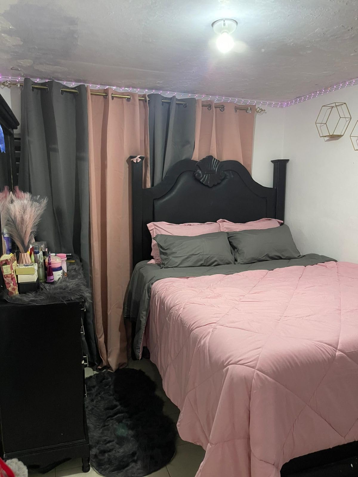 Cosybay Bed in a Bag Full Reversible Comforter Sets 7pcs All Season Down Alternative Bedding Sets Black and Grey with Comforter, Pillow Shams, Flat Sheet, Fitted Sheet and Pillowcase Customer Review Cosybay Bed in a Bag Full Reversible Comforter Sets 7pcs All Season Down Alternative Bedding Sets Black and Grey with Comforter, Pillow Shams, Flat Sheet, Fitted Sheet and Pillowcase - Customer Photo 3