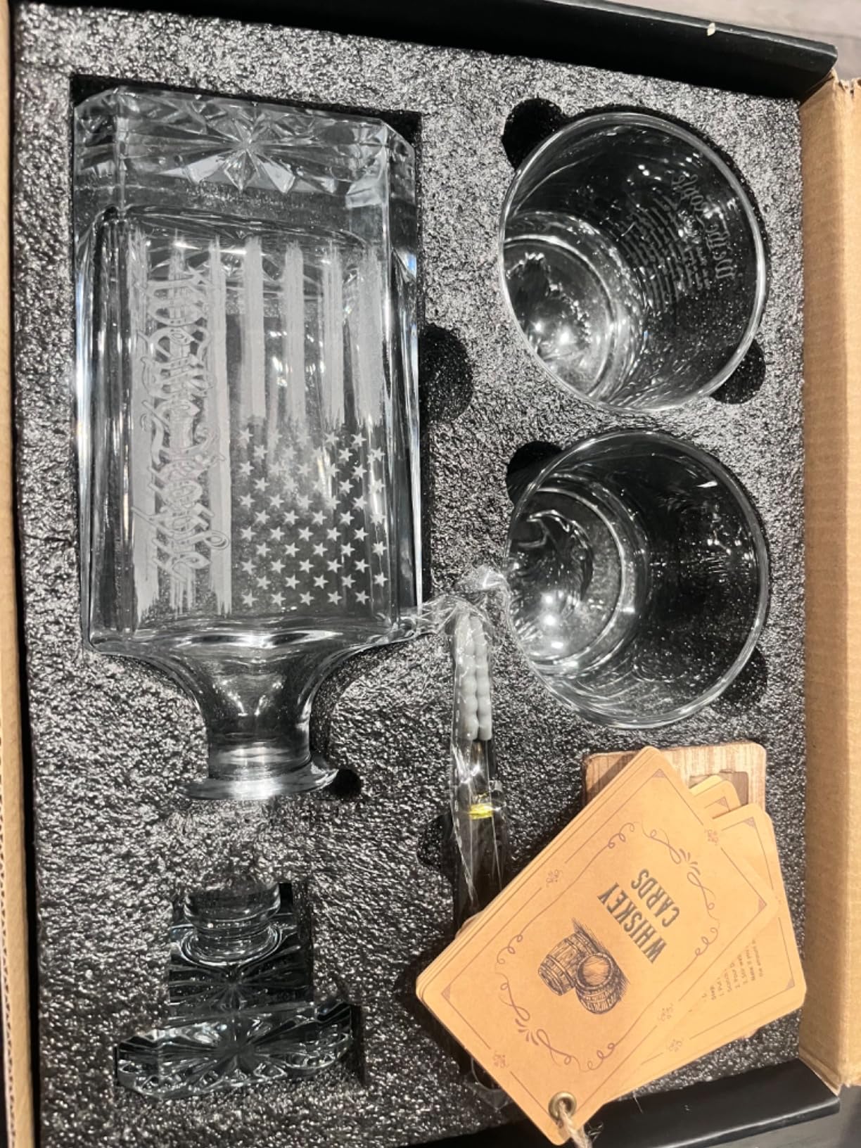 PONPUR Whiskey Decanter Engraved We The People American Flag, 750ml Whiskey Decanter Set with 2 Glasses, Christmas Boss Day Patriotic Birthday Gifts For Men Dad, Liquor Scotch Bourbon Presents - Customer Photo 2
