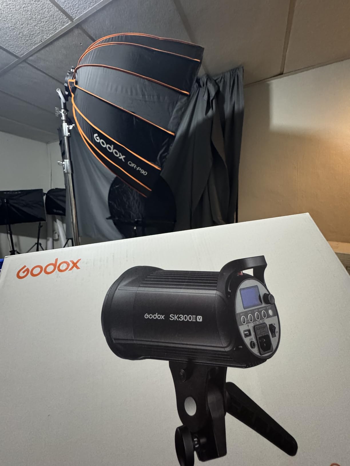 Godox SK400II-V 400Ws Photo Studio Strobe Flash Monolight Light with Bowens Mount & 10W LED Modeling Lamp for Studio, Shooting, Location and Portrait Photography (SK400II Upgraded Version 110 to 120V) - Customer Photo 2