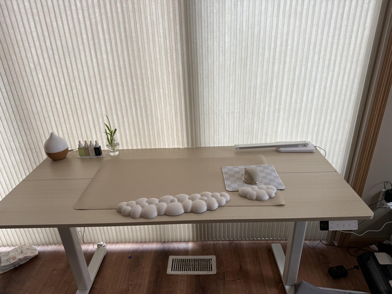 Claiks Electric Standing Desk, Adjustable Height Stand up Desk, 24x48 Inches Sit Stand Home Office Desk with Splice Board, Black Frame/Rustic Brown Top - Customer Photo 2