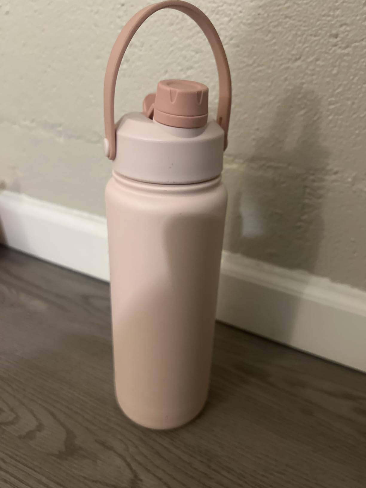 HASLE OUTFITTERS 32 oz Insulated Water Bottle Stainless Steel Double Walled Vacuum Sports Water Bottle with 2 Lids (Straw and Spout Lid) for Gym Camping Hiking(Black,1) Customer Review HASLE OUTFITTERS 32 oz Insulated Water Bottle Stainless Steel Double Walled Vacuum Sports Water Bottle with 2 Lids (Straw and Spout Lid) for Gym Camping Hiking(Black,1) - Customer Photo 1