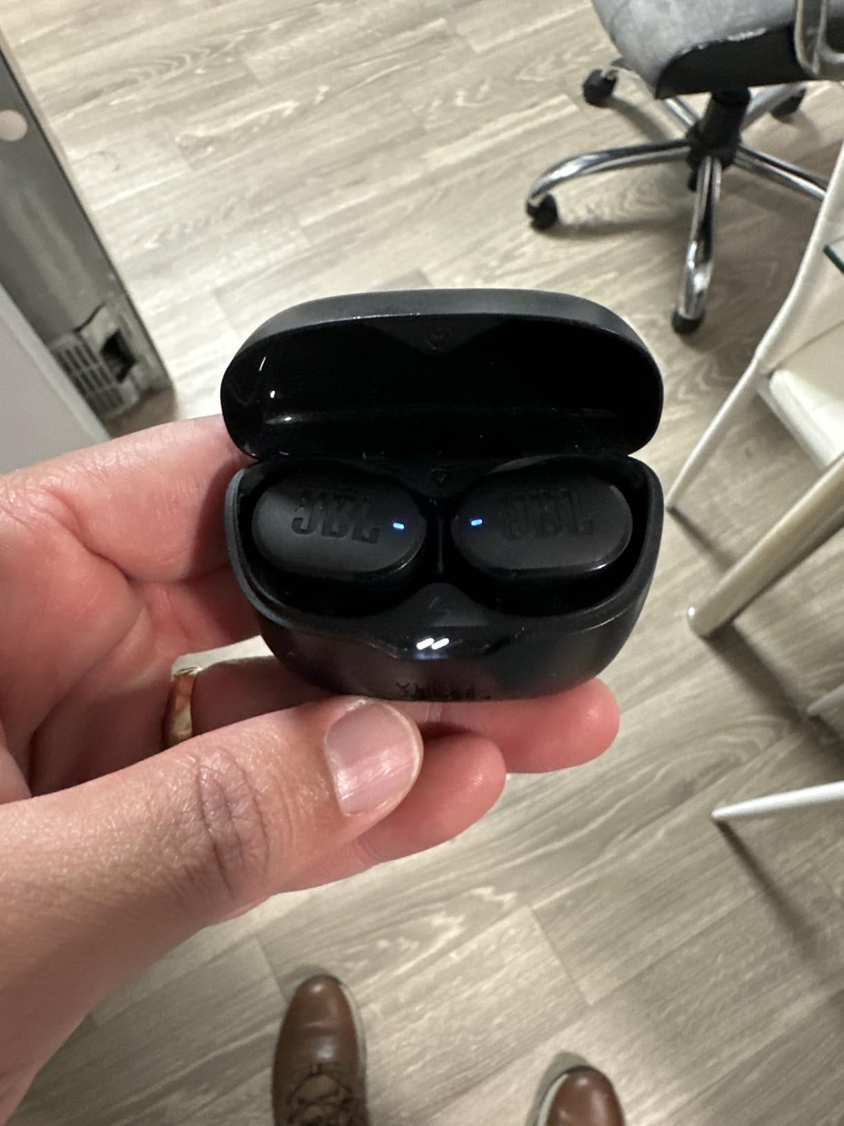 JBL Tune Buds - True wireless Noise Cancelling earbuds, JBL Pure Bass Sound, Bluetooth 5.3, 4-Mic technology for Crisp, Clear Calls, Up to 48 hours of battery life, Water and dust resistant (Black) - Customer Photo 2