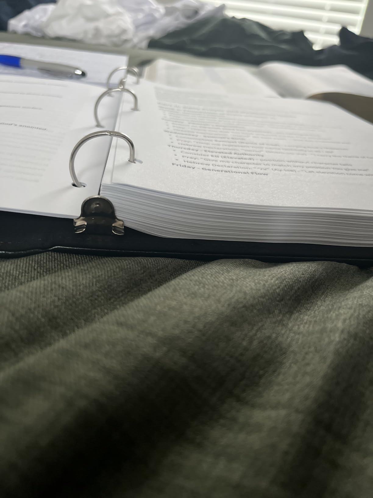 Vintage Hardback 3 Ring Leather Binder, Professional Binder Organizer, Planner Binder, Classical 1 Inch 3 Ring Binder, Letter Size 8.5 x 11, Dark Green - Customer Photo 2