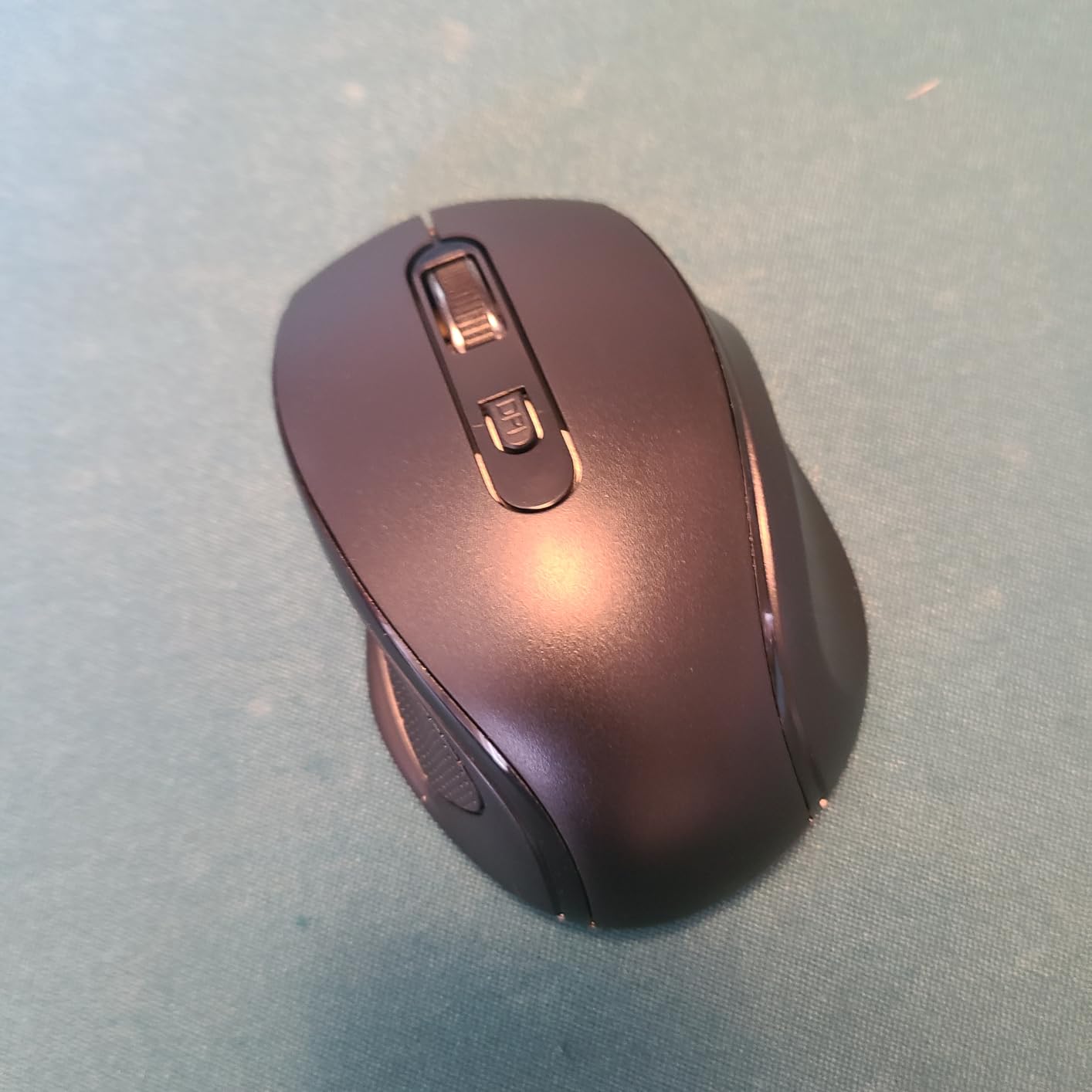 Amazon Basics Ergonomic Wireless Keyboard and Mouse Combo for Comfortable PC and Laptop Use, 2.4 GHz USB, Black Customer Review Amazon Basics Ergonomic Wireless Keyboard and Mouse Combo for Comfortable PC and Laptop Use, 2.4 GHz USB, Black - Customer Photo 1