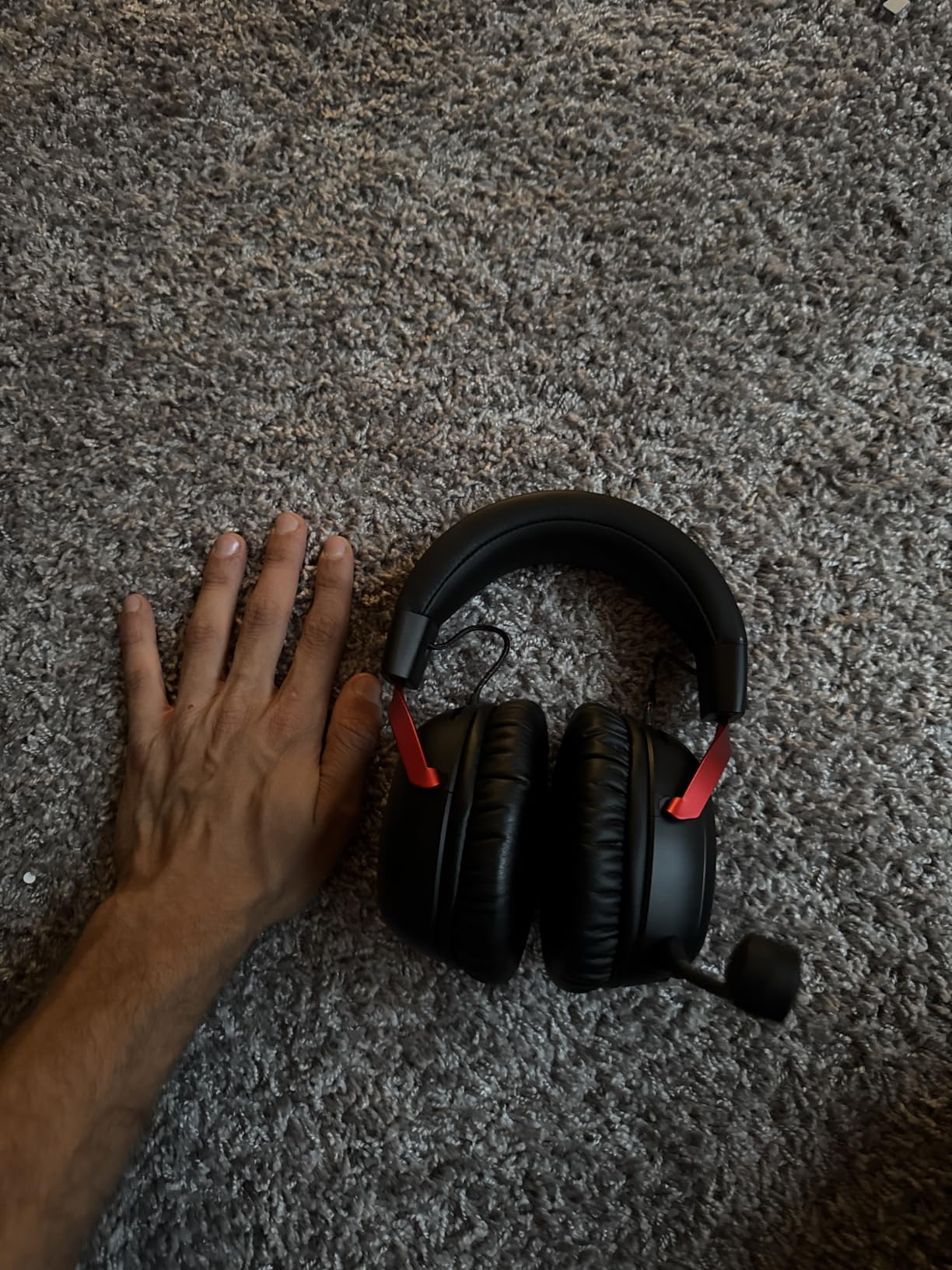 HyperX Cloud III – Wired Gaming Headset, PC, PS5, Xbox Series X|S, Angled 53mm Drivers, DTS Spatial Audio, Memory Foam, Durable Frame, Ultra-Clear 10mm Mic, USB-C, USB-A, 3.5mm – Black/Red Customer Review HyperX Cloud III – Wired Gaming Headset, PC, PS5, Xbox Series X|S, Angled 53mm Drivers, DTS Spatial Audio, Memory Foam, Durable Frame, Ultra-Clear 10mm Mic, USB-C, USB-A, 3.5mm – Black/Red - Customer Photo 5