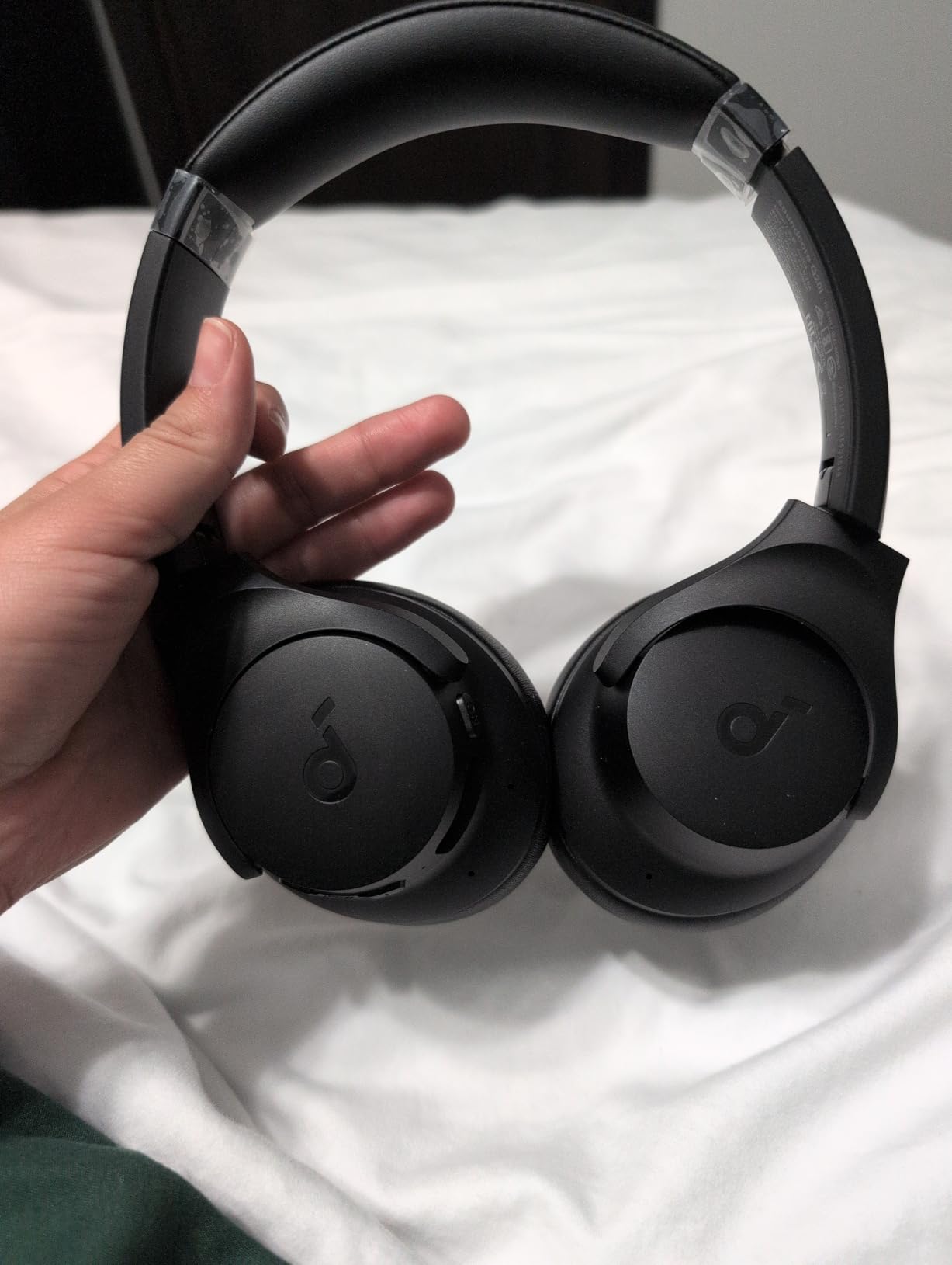 Soundcore by Anker Q20i Hybrid Active Noise Cancelling Headphones, Wireless Over-Ear Bluetooth, 40H Long ANC Playtime, Hi-Res Audio, Big Bass, Customize via an App, Transparency Mode - Customer Photo 4