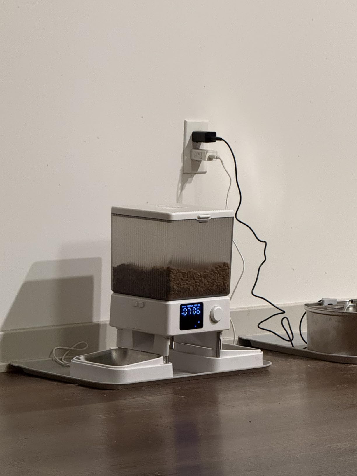 oneisall Automatic Cat Feeder with 5G WiFi, Automatic Cat Food Dispenser for 2 Cats Small Pets, 20 Cups/5L Timed Dry Food Dispenser with APP Control - Customer Photo 2