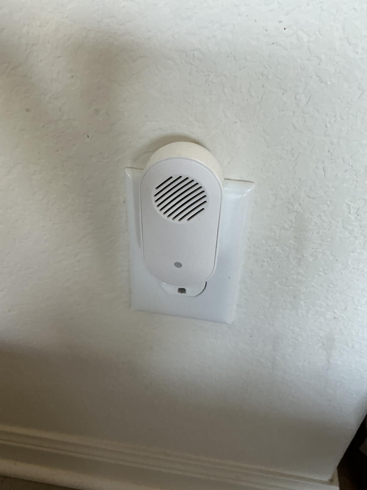 Arlo Video Doorbell 2K | 2nd Gen | Wire-Free/Wired Option, 2-Way Audio, Night Vision, Head to Toe Video View, Integrated Siren | Live Stream | Real Time Notifications |180 Deg Wide View, White - Customer Photo 1