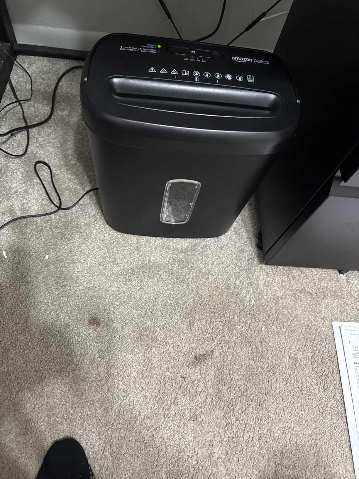 Amazon Basics 8-Sheet Cross Cut Paper Shredder and Credit Card Shredder - Black - Customer Photo 2