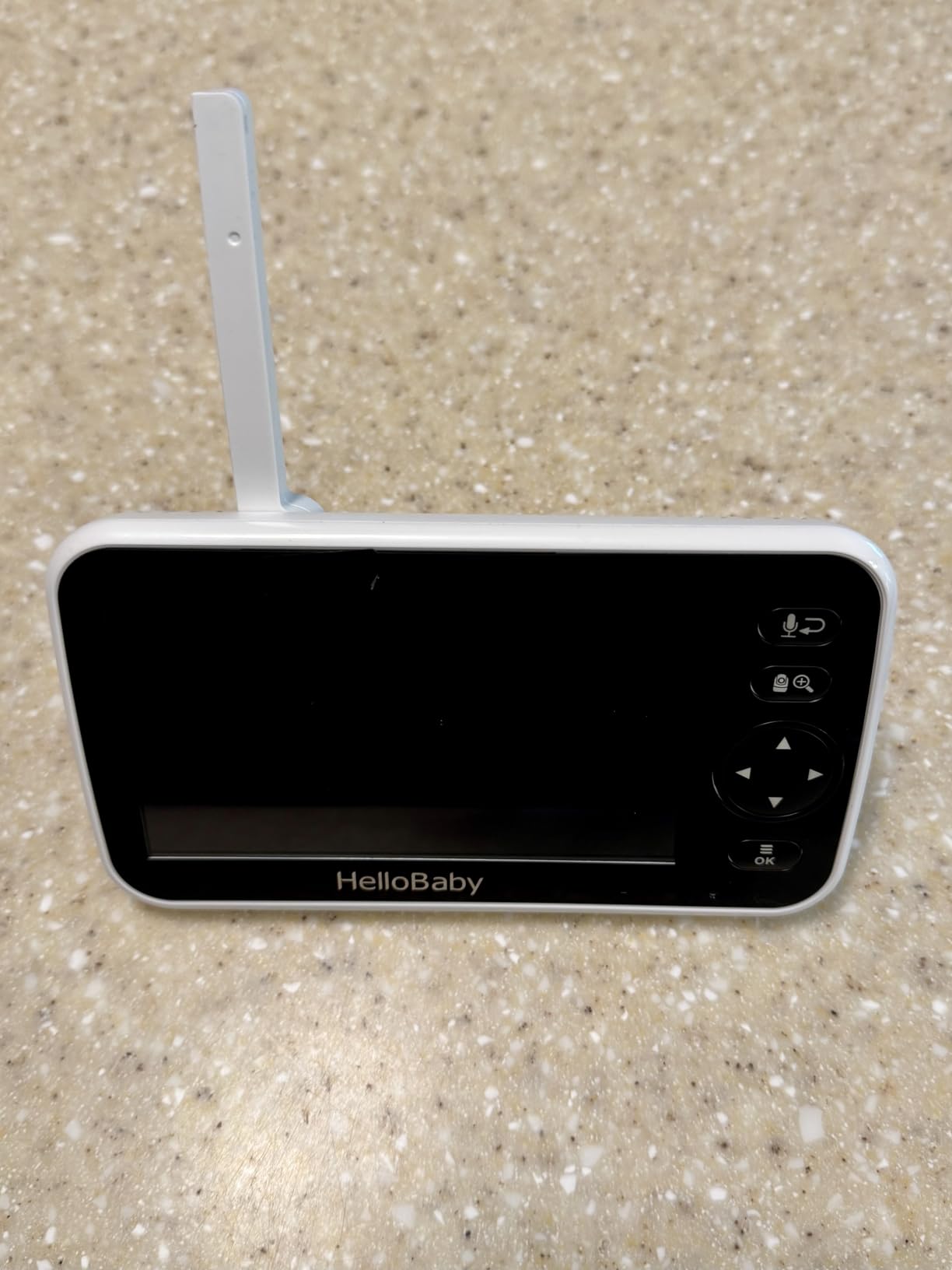 HelloBaby Upgrade 5'' Baby Monitor with 30-Hour Battery, 2 Cameras Pan-Tilt-Zoom, 1000ft Range Video Audio Baby Monitor No WiFi, VOX, Night Vision, 2-Way Talk, 8 Lullabies and Temperature Customer Review HelloBaby Upgrade 5'' Baby Monitor with 30-Hour Battery, 2 Cameras Pan-Tilt-Zoom, 1000ft Range Video Audio Baby Monitor No WiFi, VOX, Night Vision, 2-Way Talk, 8 Lullabies and Temperature - Customer Photo 2