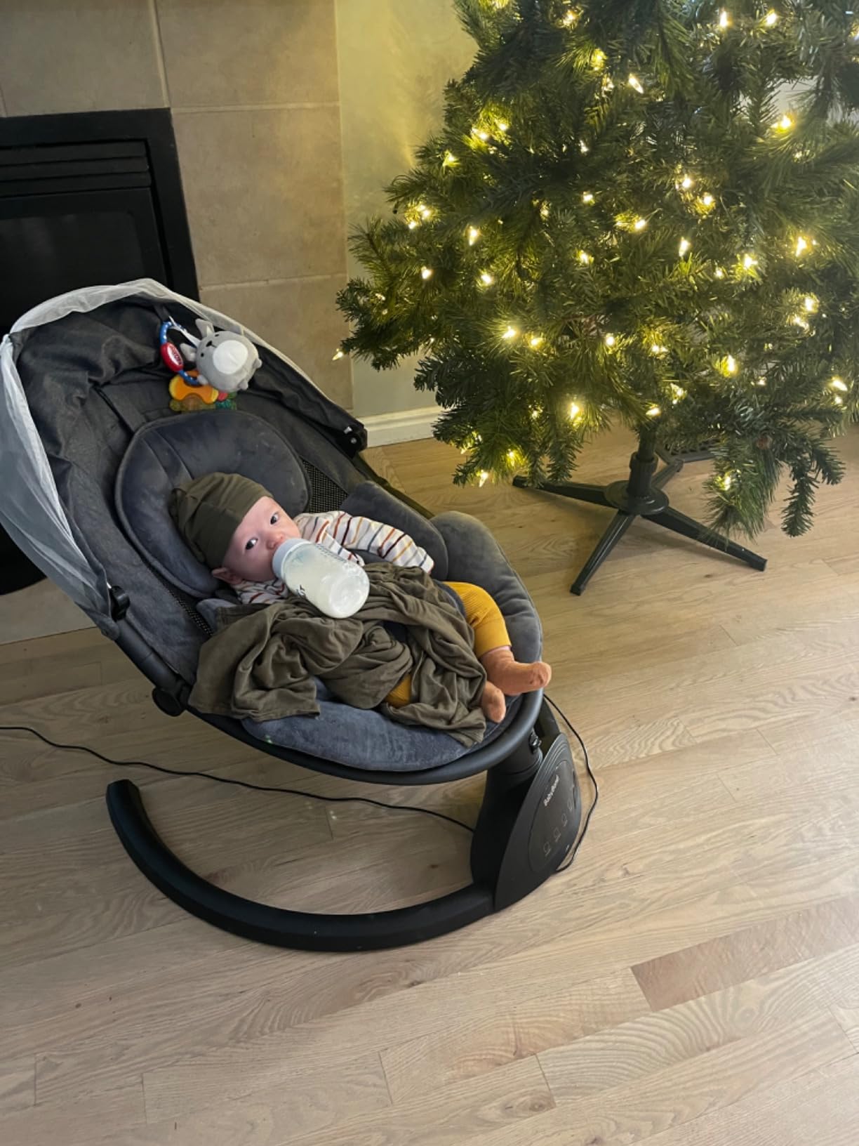 BabyBond Baby Swings for Infants, Bluetooth Infant Swing with Music Speaker, 3 Seat Positions, 5 Point Harness Belt, 5 Speeds and Remote Control - Portable Baby Swing for Indoor and Outdoor (Silver) Customer Review BabyBond Baby Swings for Infants, Bluetooth Infant Swing with Music Speaker, 3 Seat Positions, 5 Point Harness Belt, 5 Speeds and Remote Control - Portable Baby Swing for Indoor and Outdoor (Silver) - Customer Photo 2