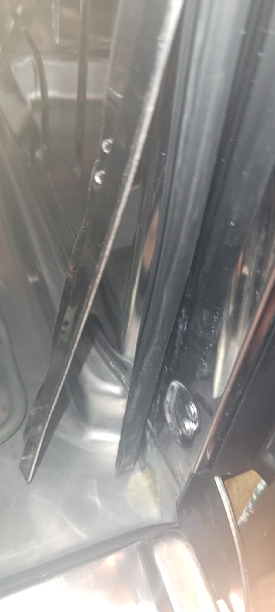 Midea MDF18A1ABB Built-in Dishwasher with 8 Place Settings, 6 Washing Programs, Stainless Steel Tub, Heated Dry, Energy Star, Black - Customer Photo 3