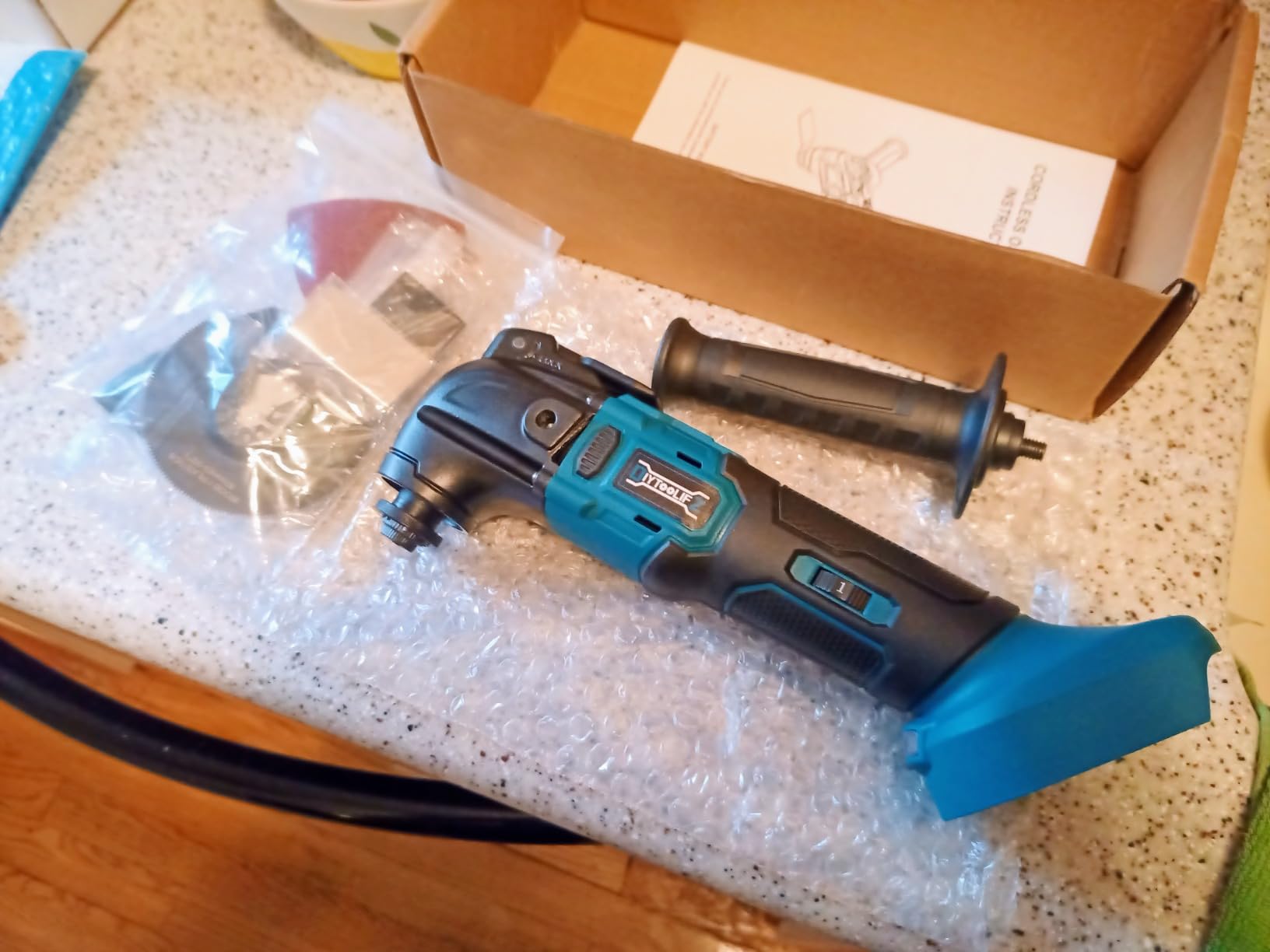 Cordless Oscillating Tool Compatible with Makita 18V Battery, 6 Variable Speed Brushless Tool Customer Review Cordless Oscillating Tool Compatible with Makita 18V Battery, 6 Variable Speed Brushless Tool - Customer Photo 1